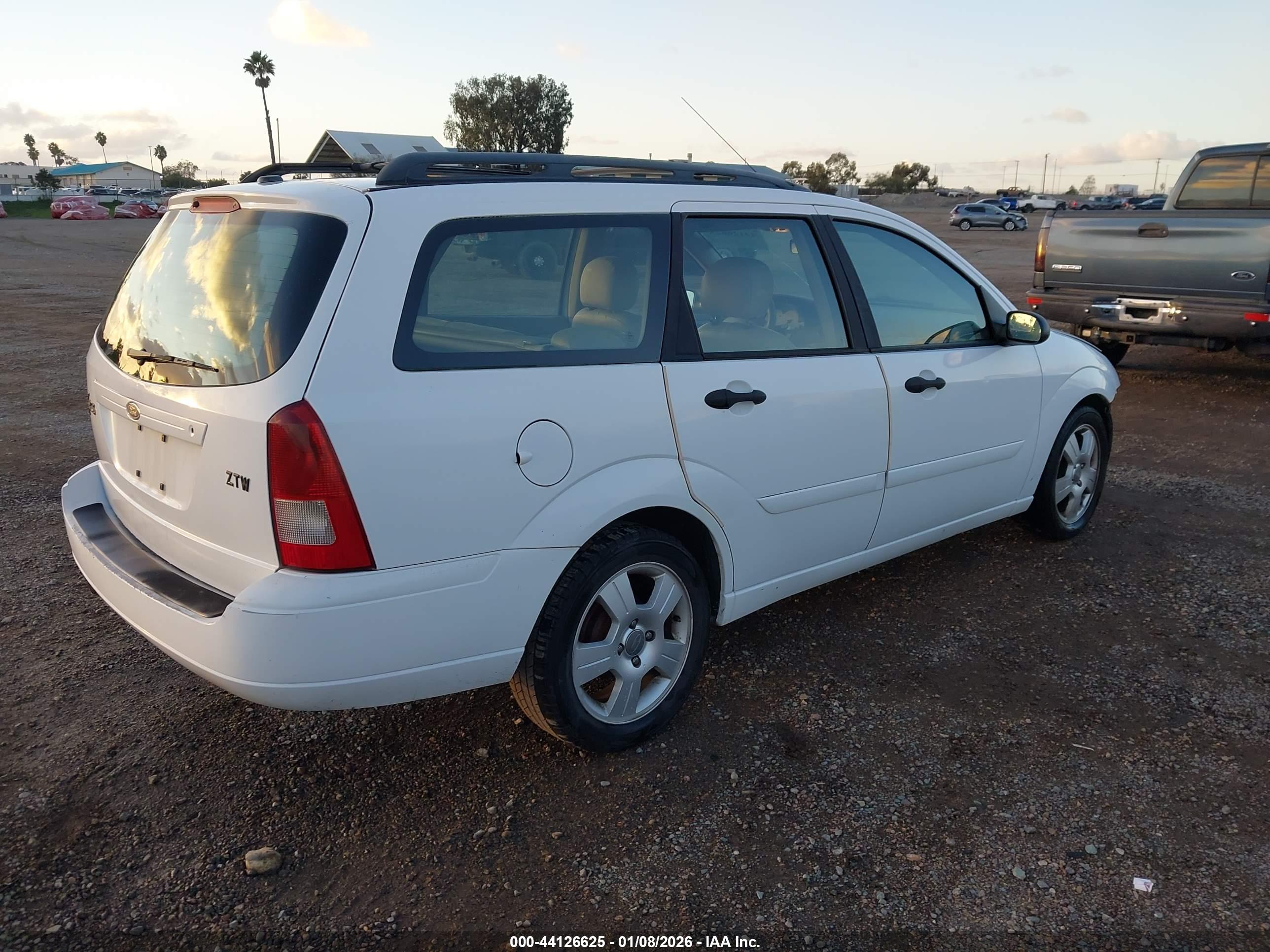 FORD FOCUS image 4
