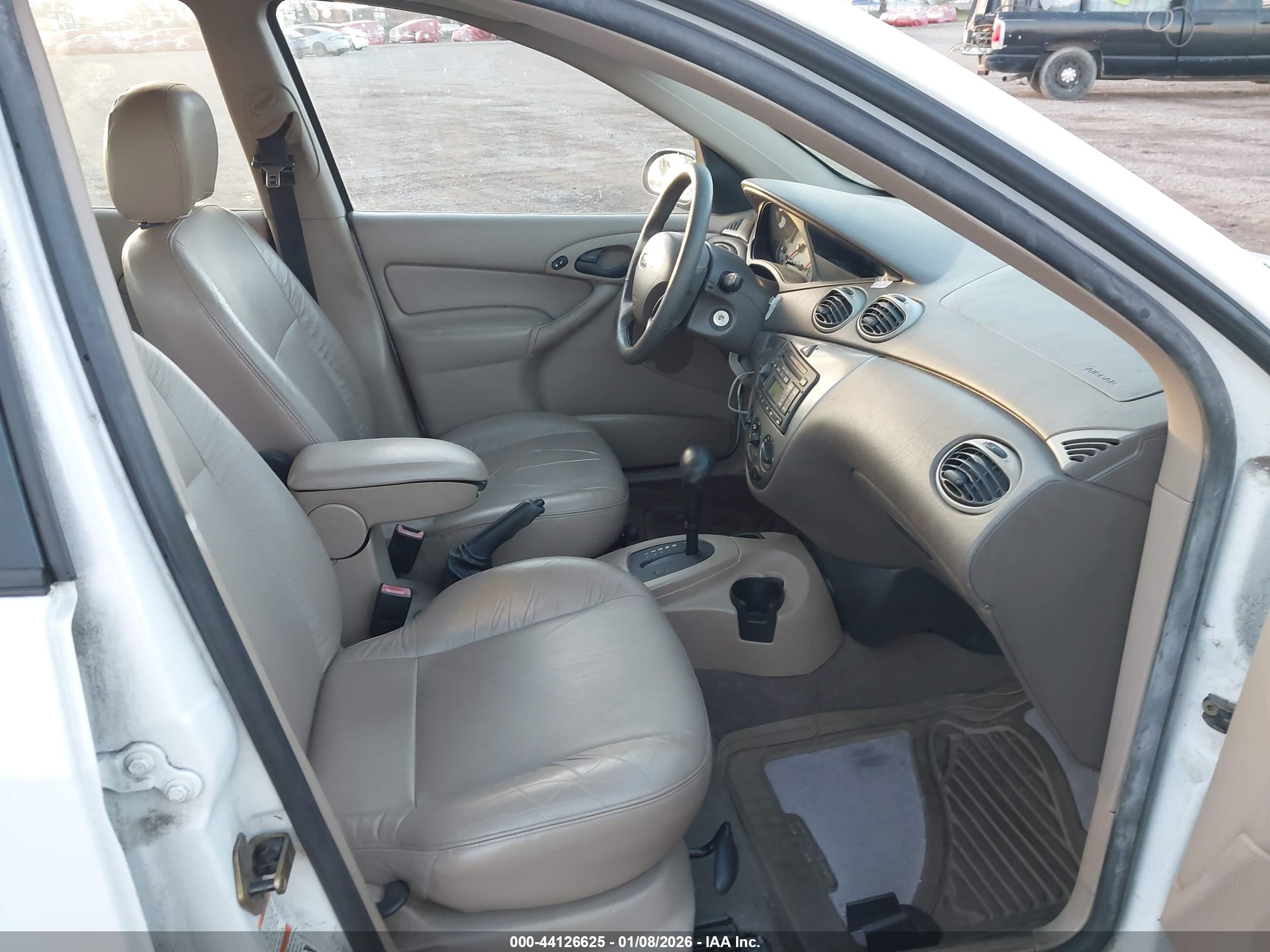FORD FOCUS image 5