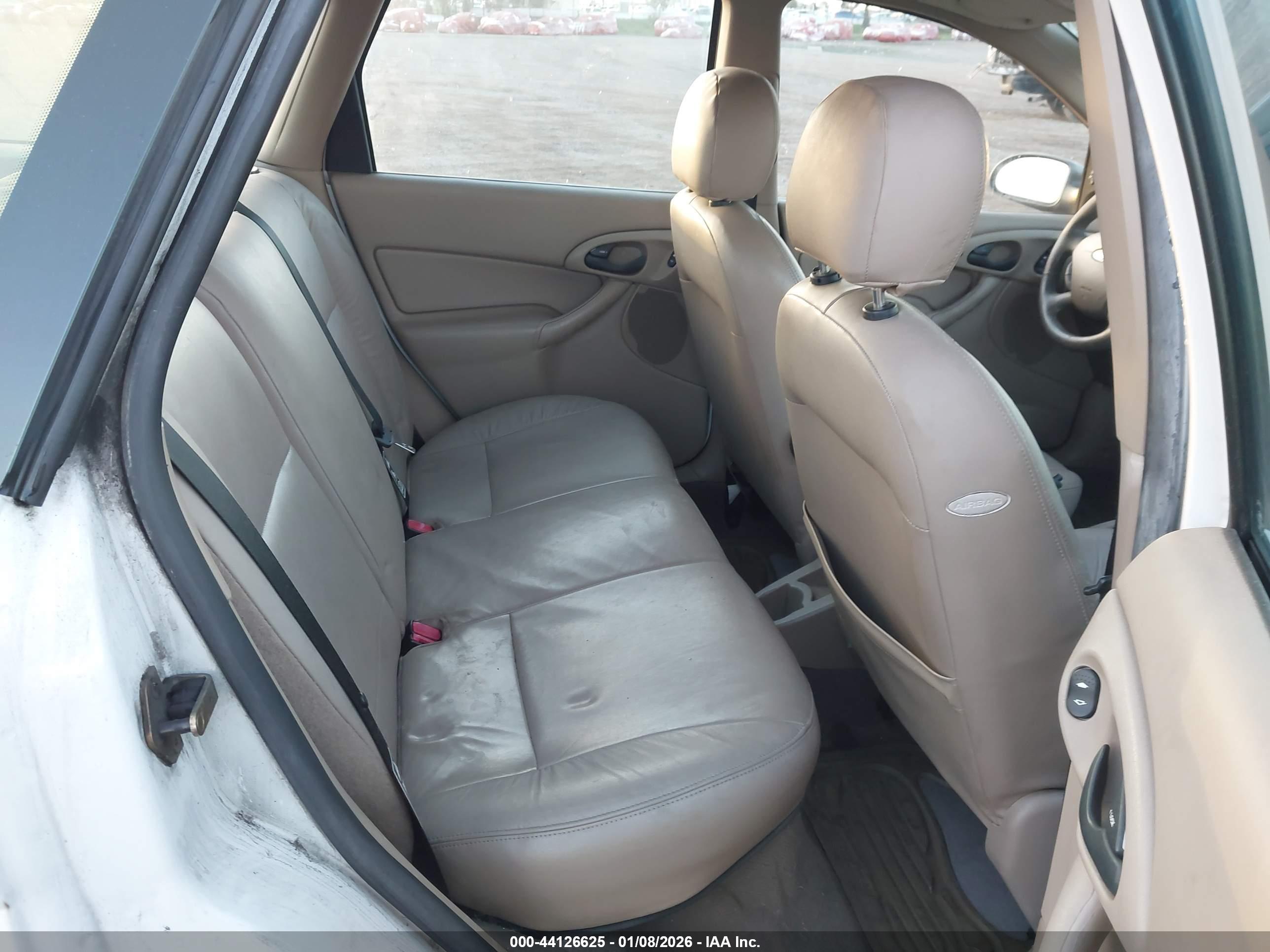 FORD FOCUS image 8