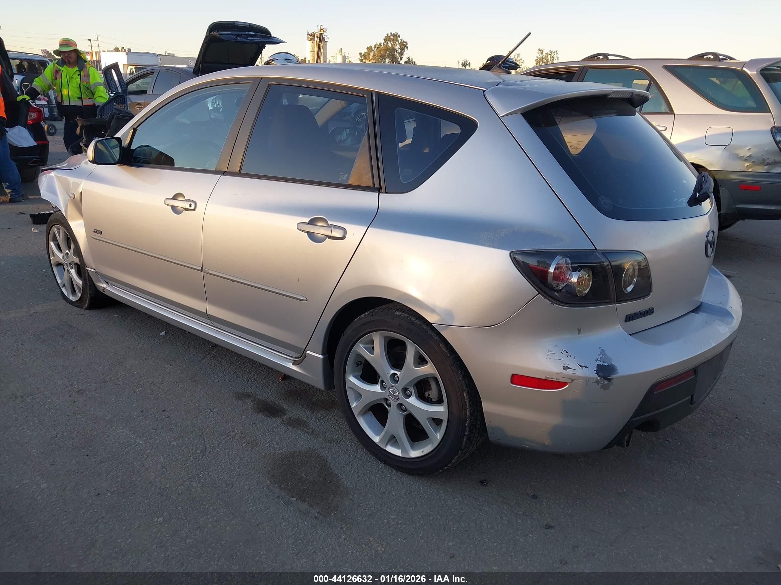 MAZDA MAZDA3 image 3