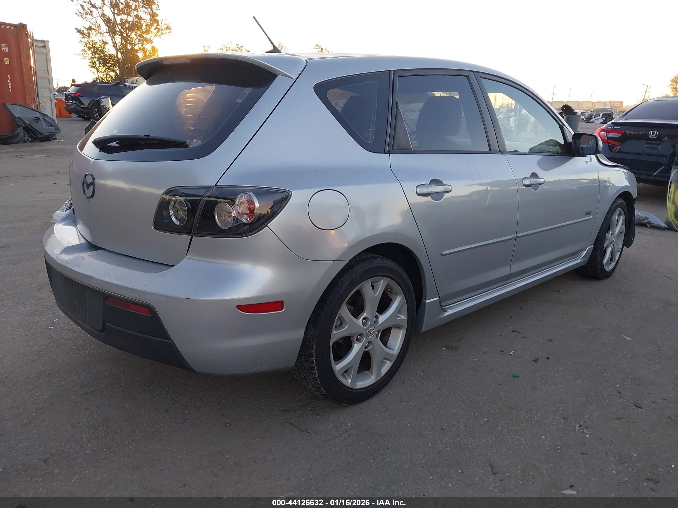 MAZDA MAZDA3 image 4