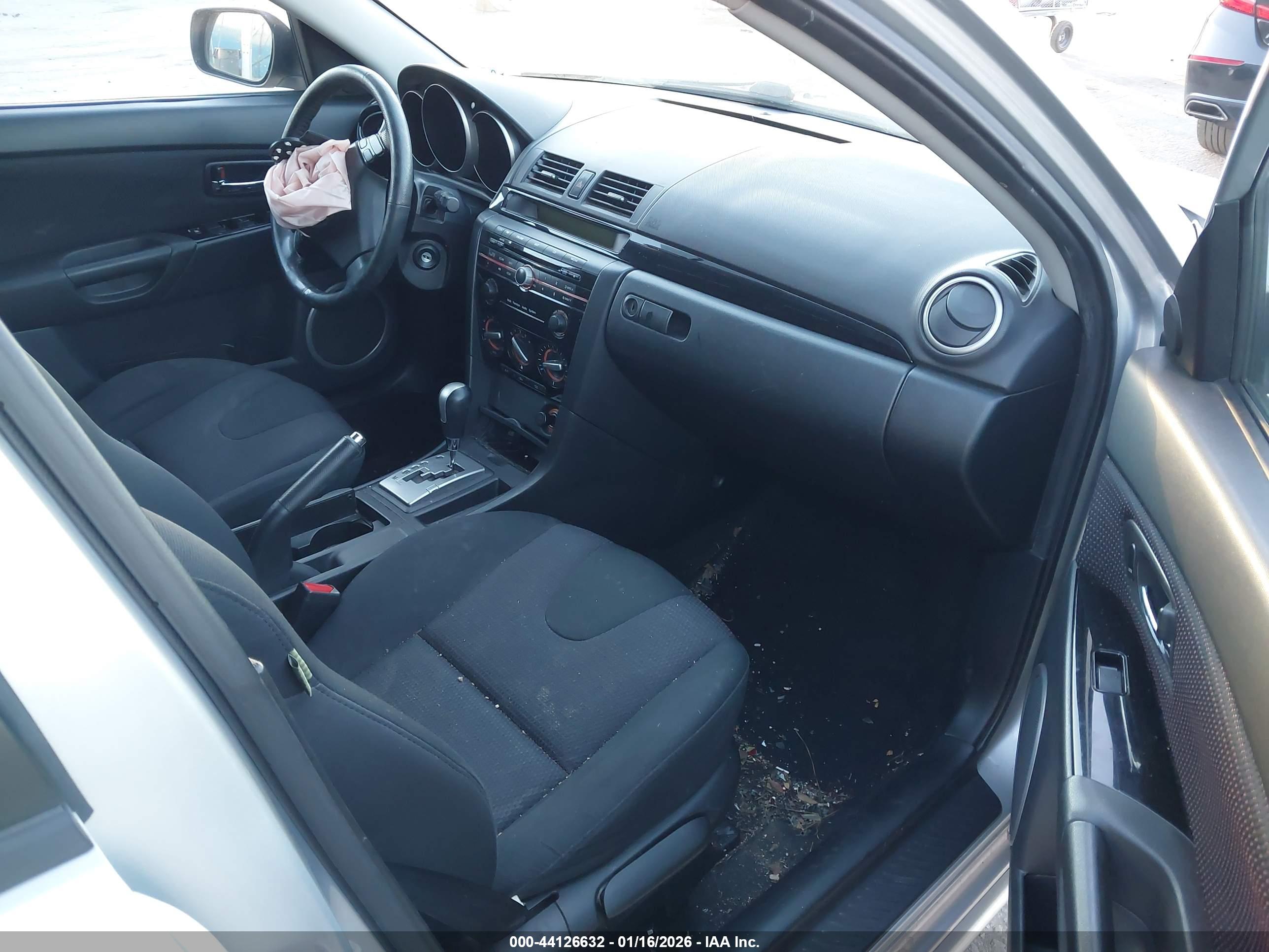 MAZDA MAZDA3 image 5