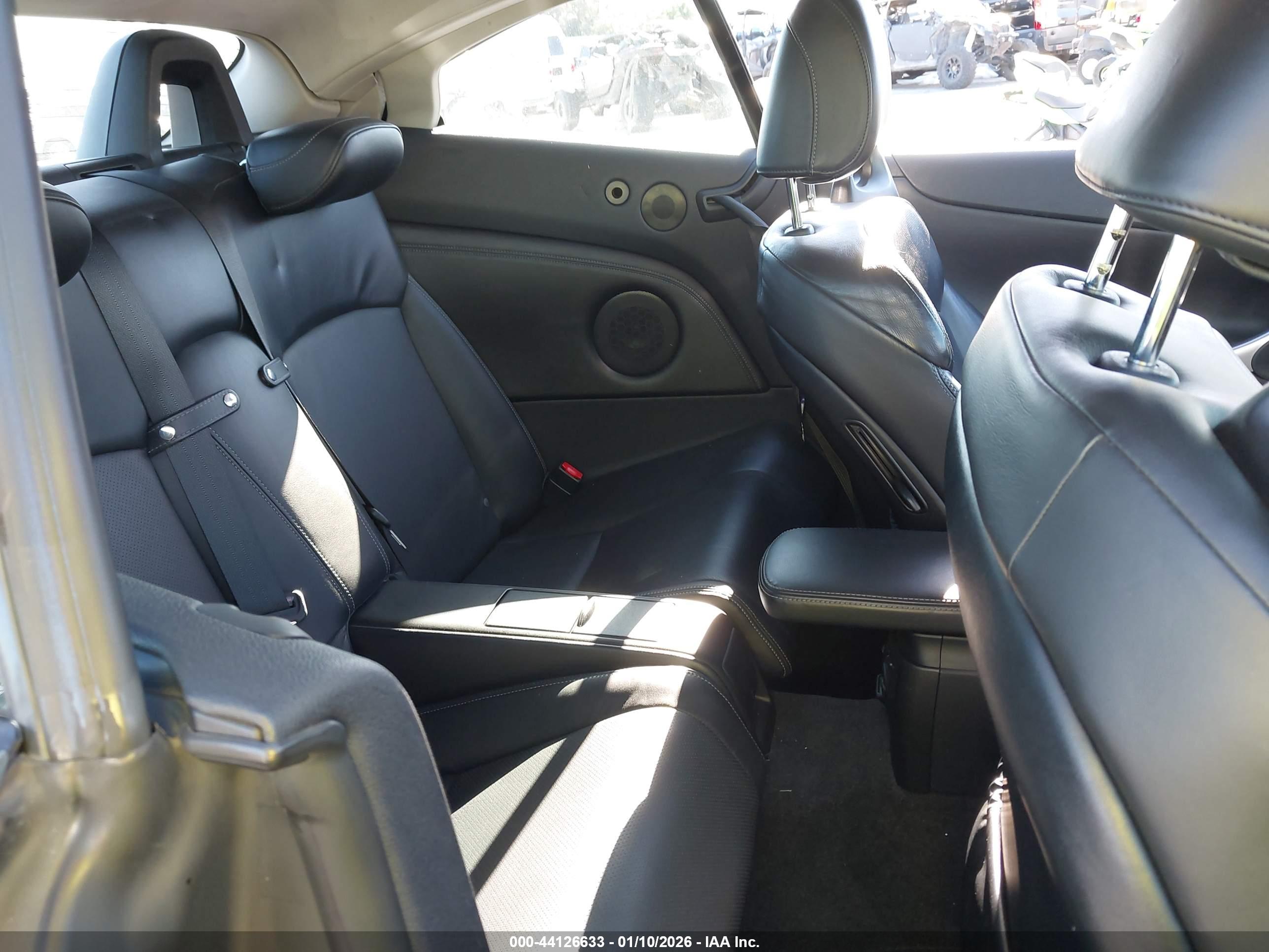 LEXUS IS image 8