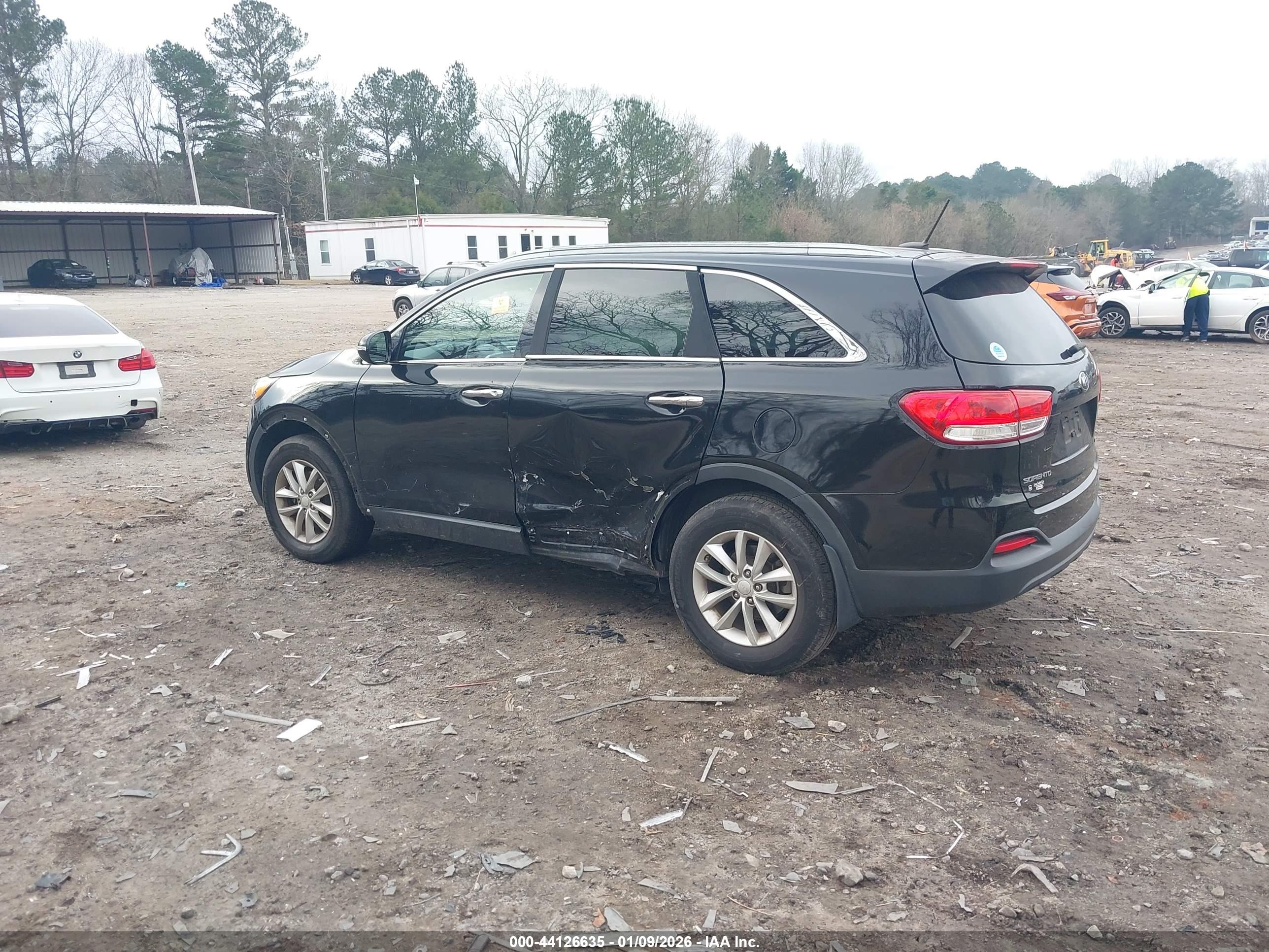 KIA SORENTO image 3