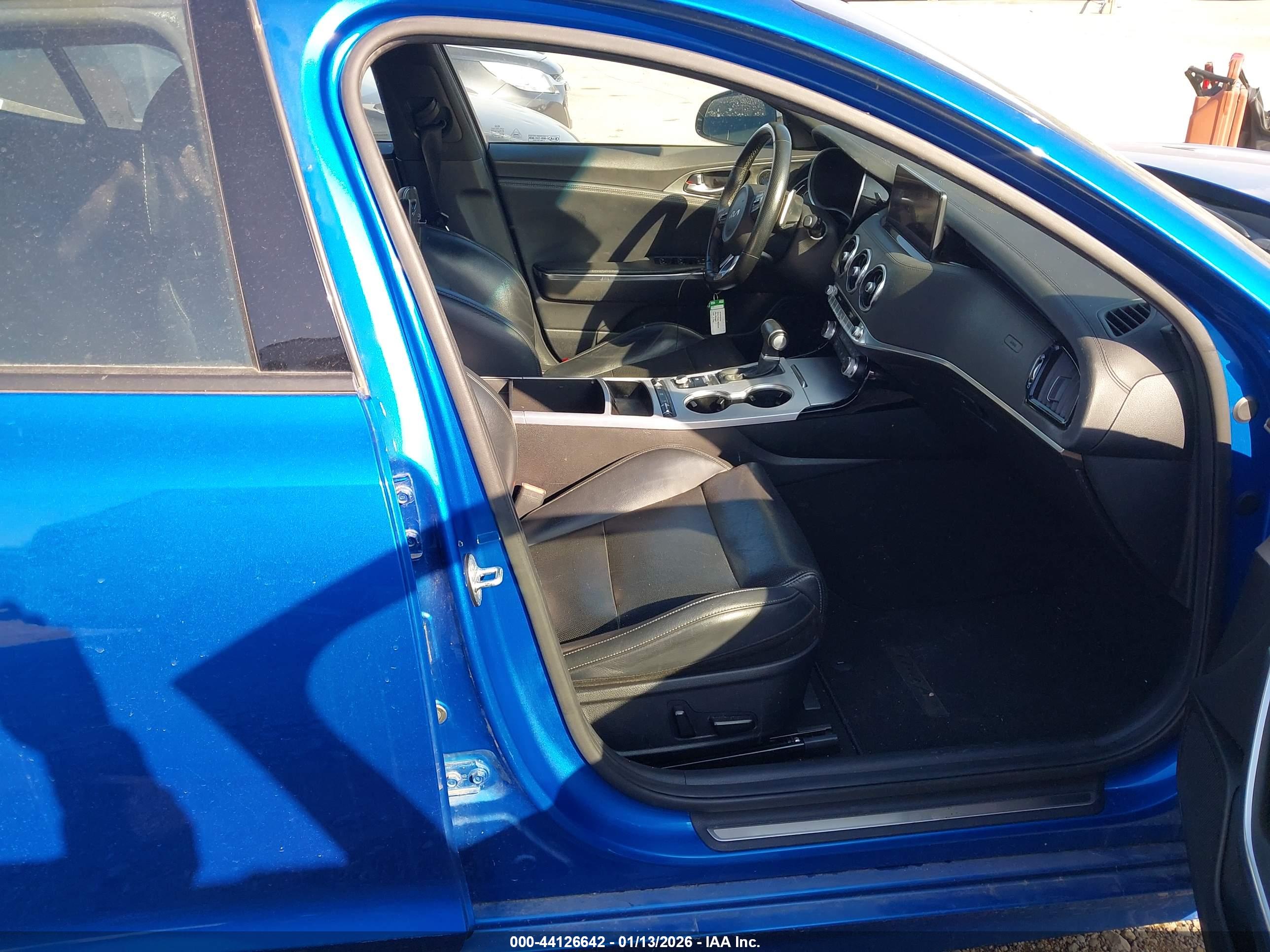 KIA STINGER image 5