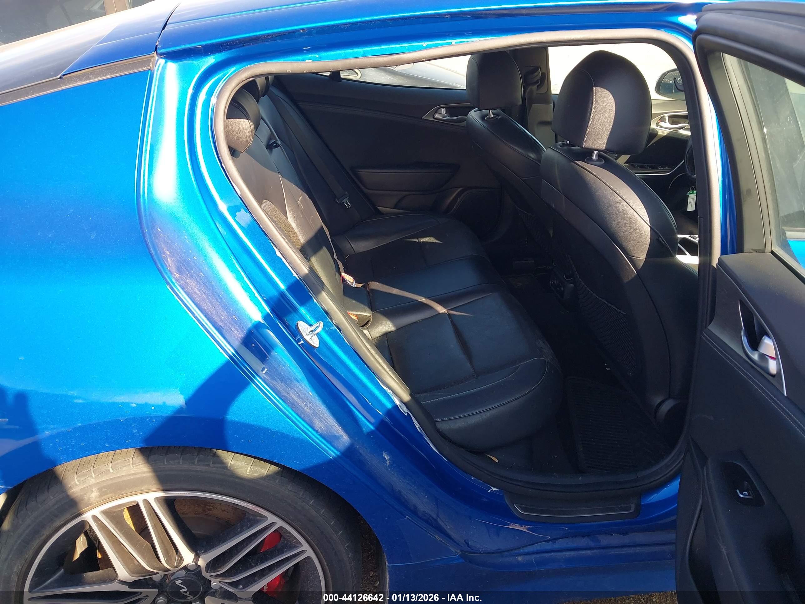 KIA STINGER image 8