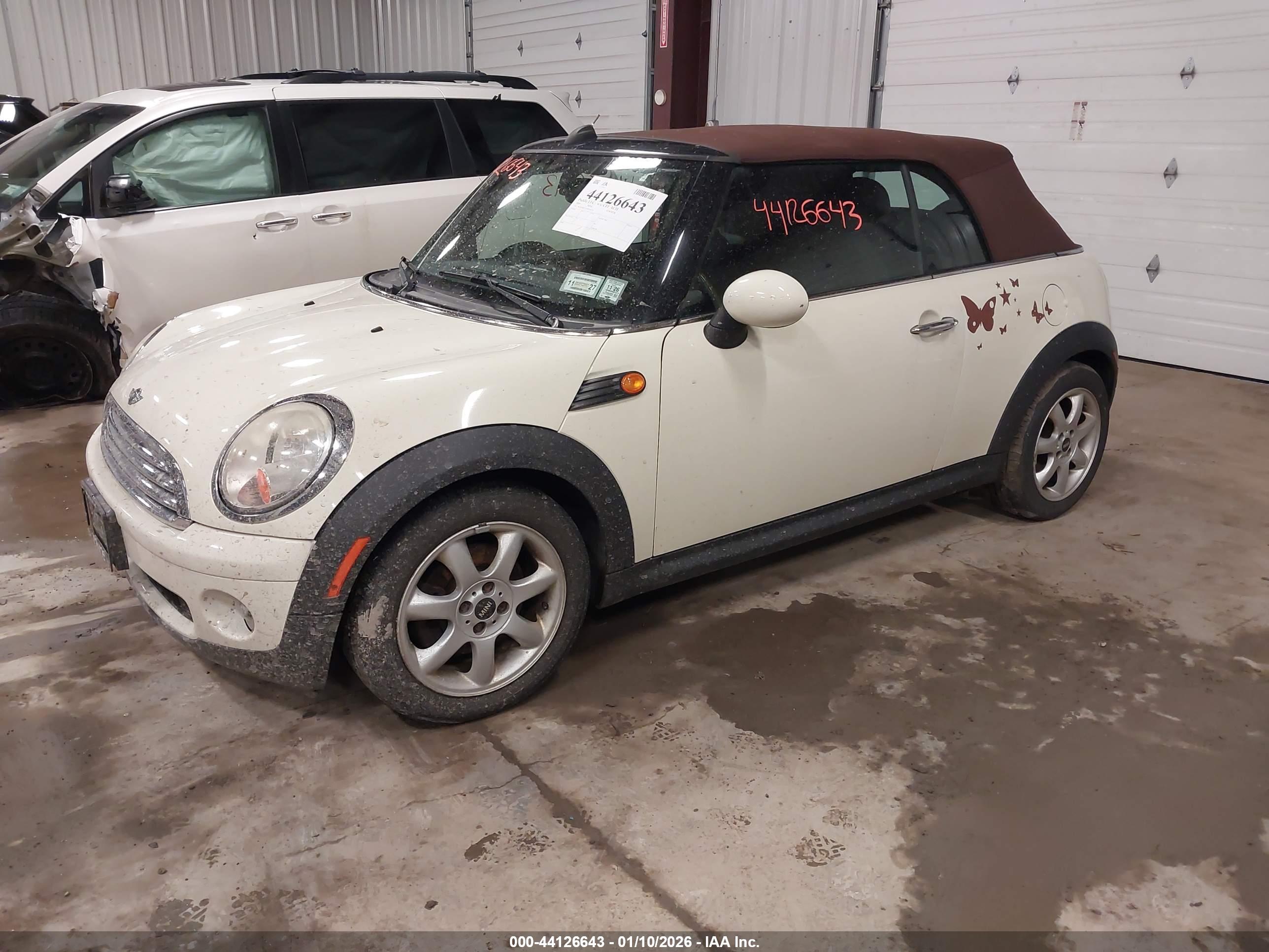 MINI COOPER image 2