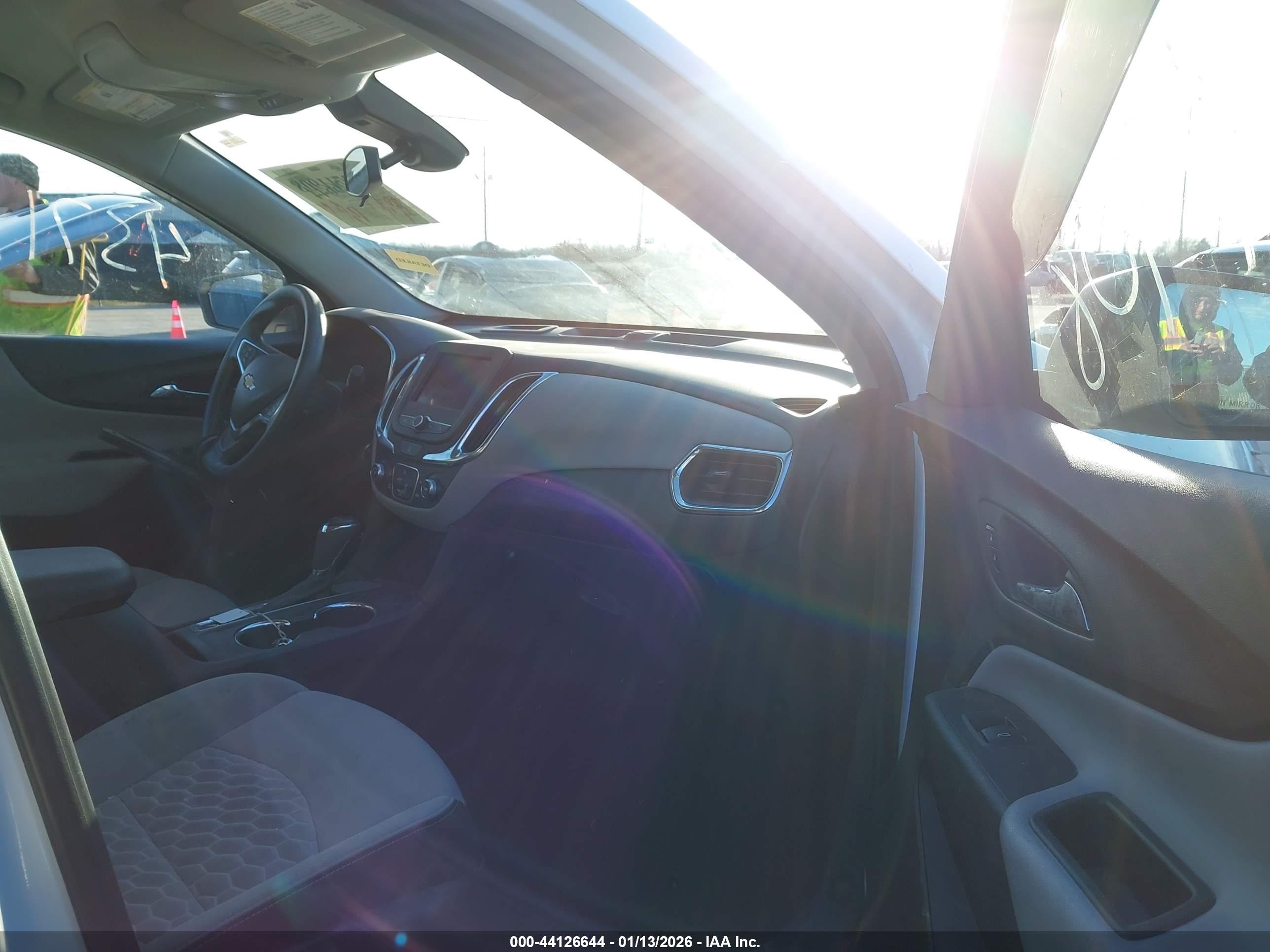 CHEVROLET EQUINOX image 5