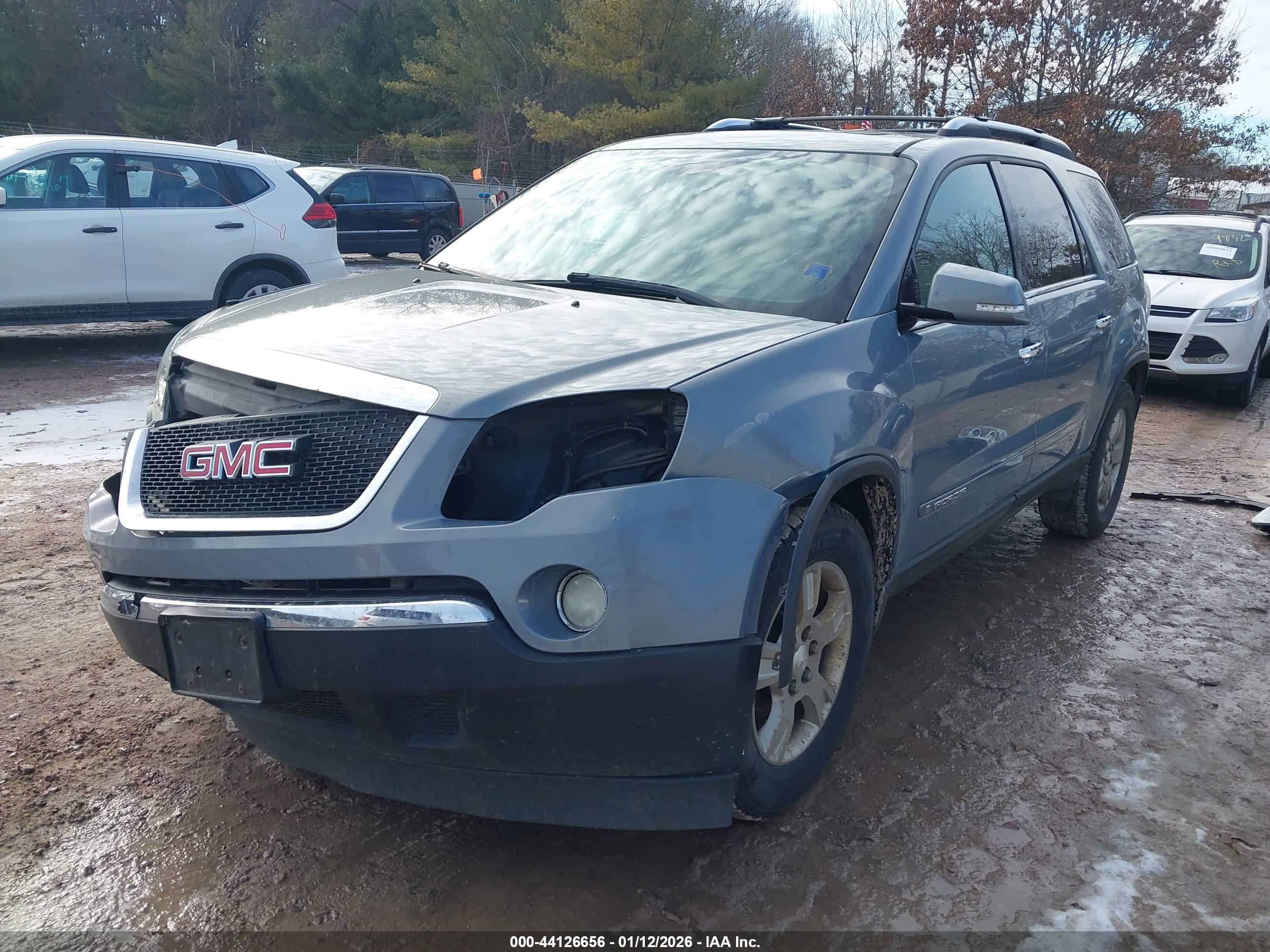 GMC ACADIA image 2