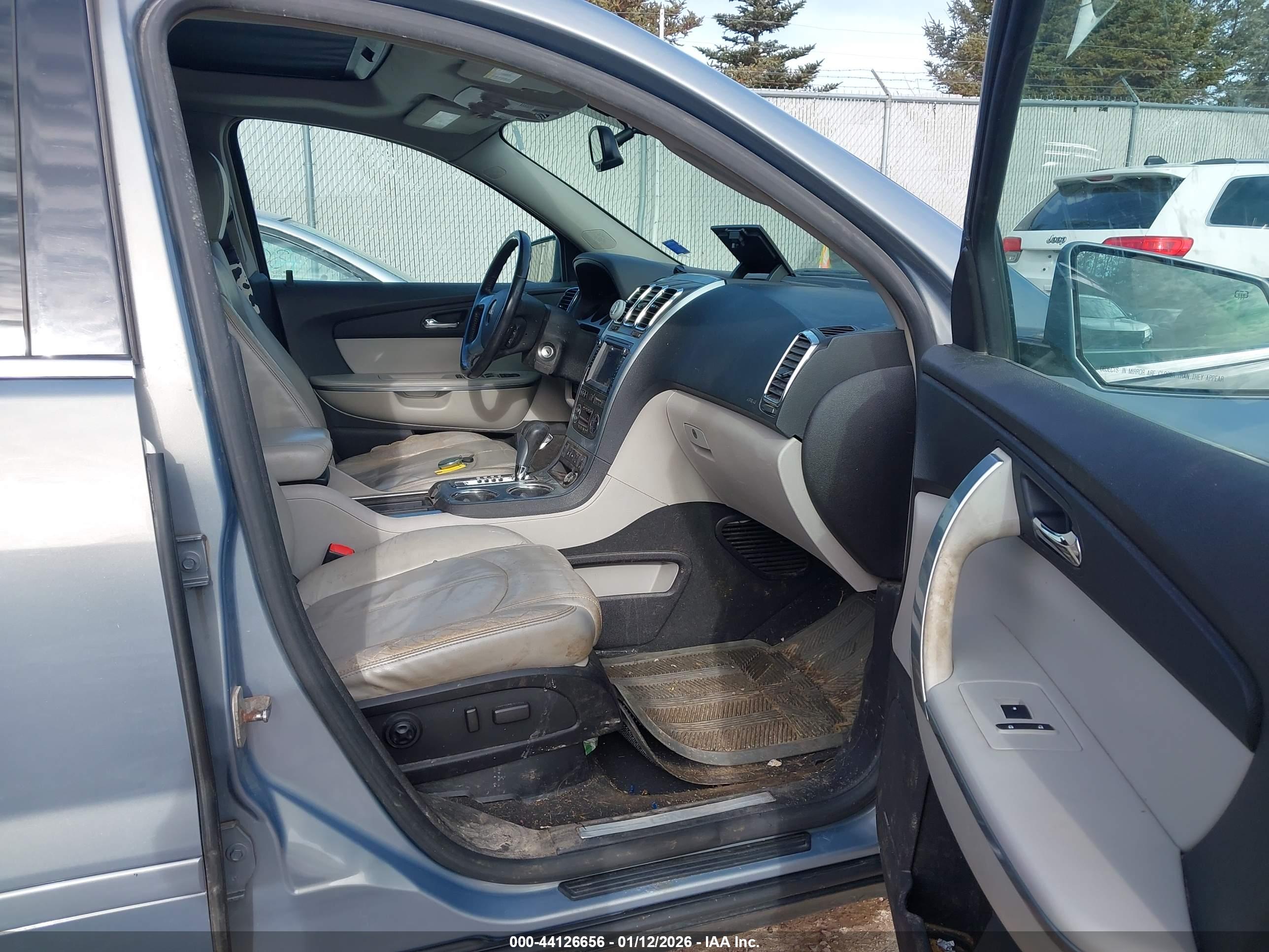 GMC ACADIA image 5
