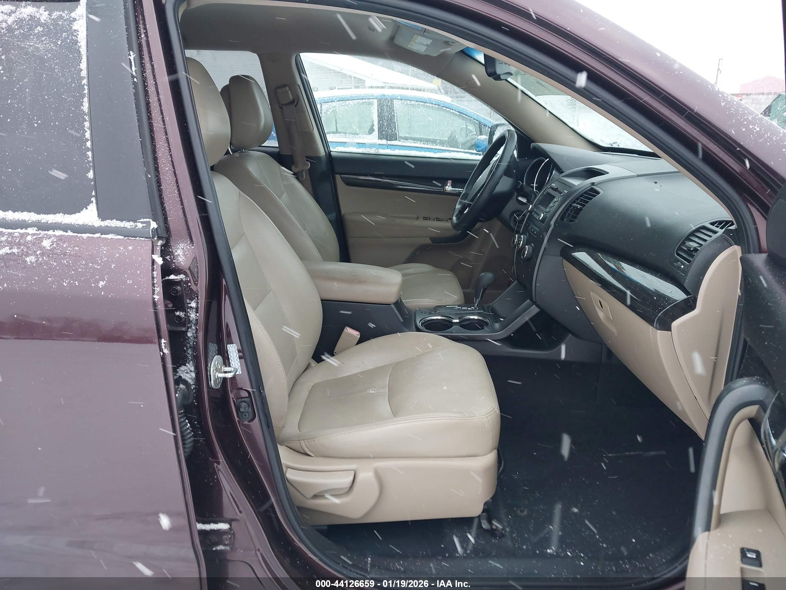 KIA SORENTO image 5