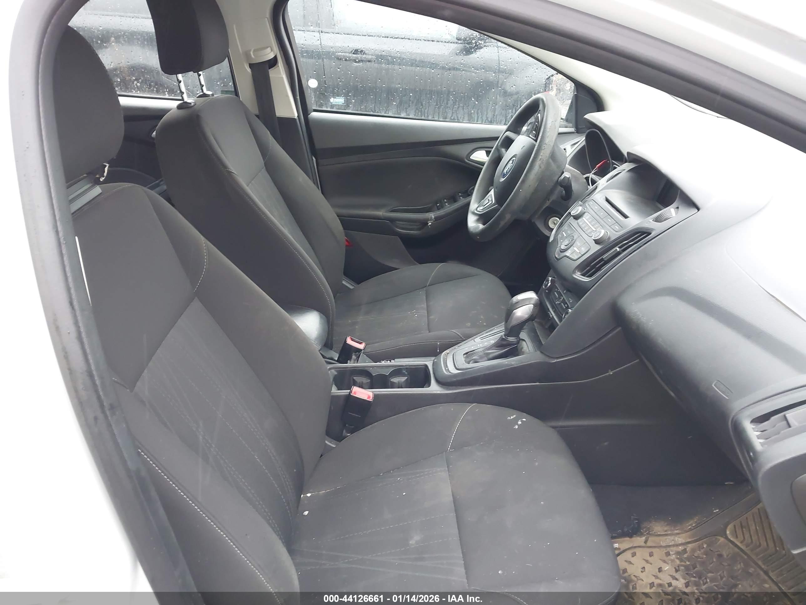 FORD FOCUS image 5