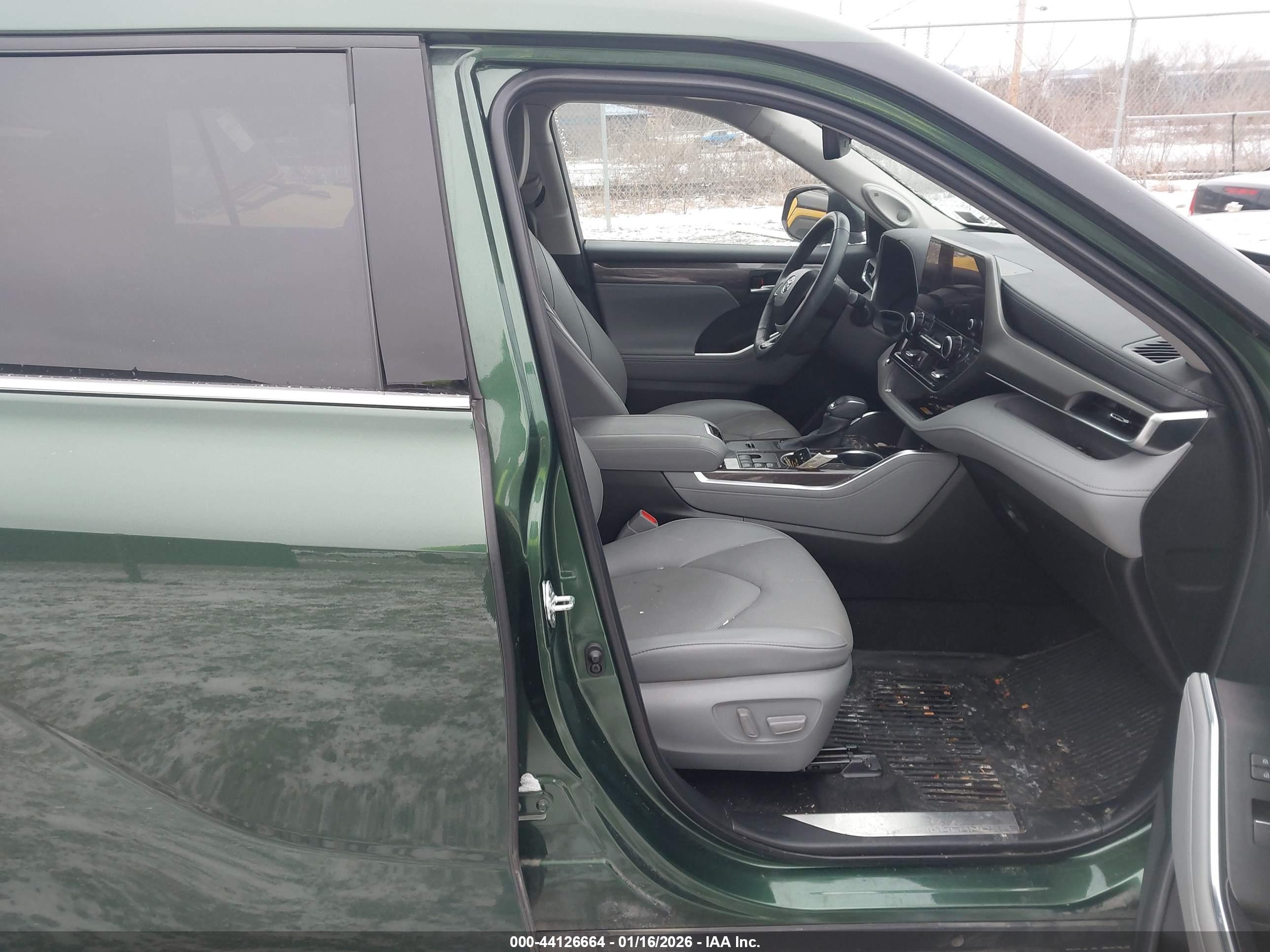 TOYOTA HIGHLANDER image 5