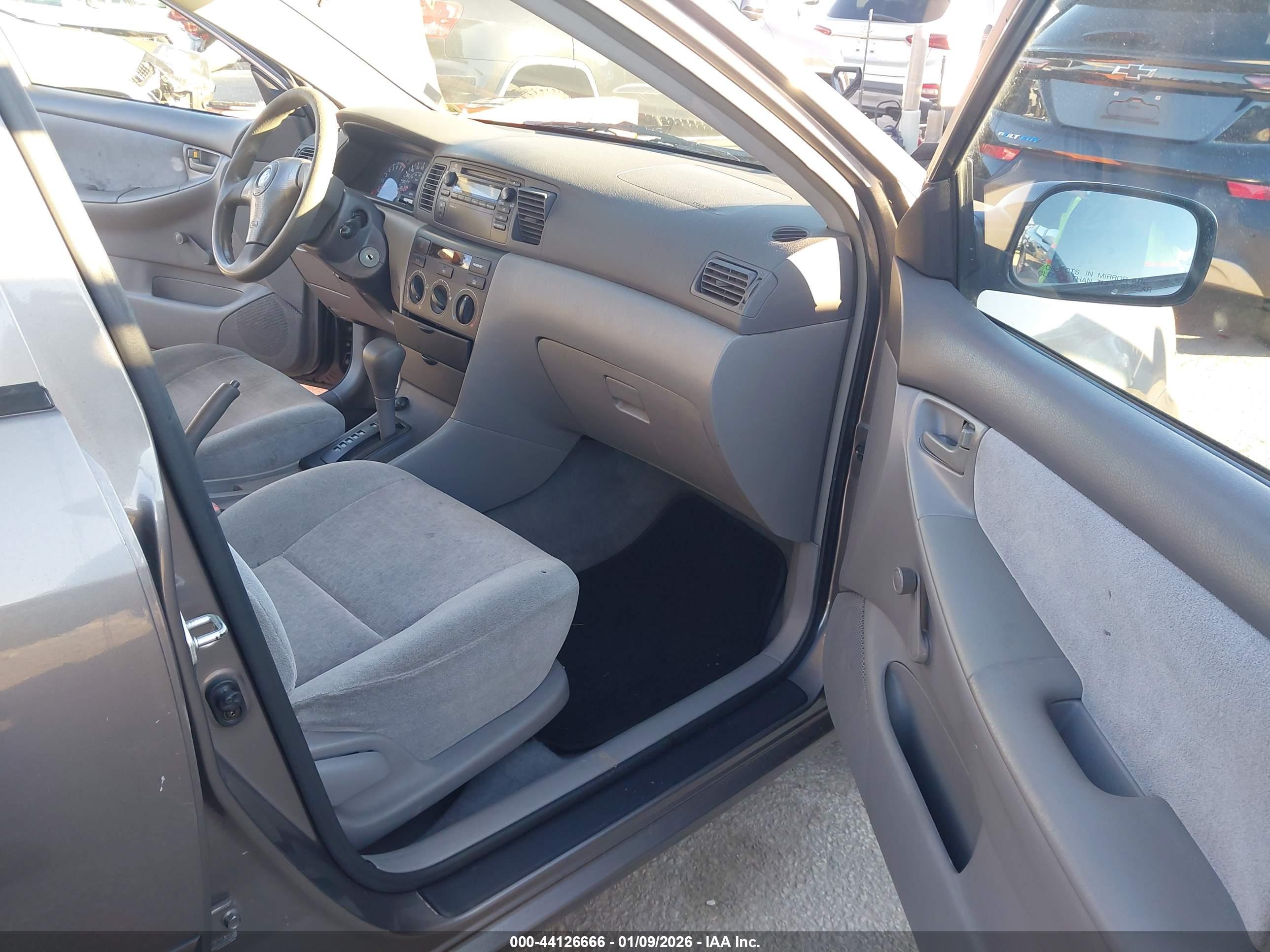 TOYOTA COROLLA image 5