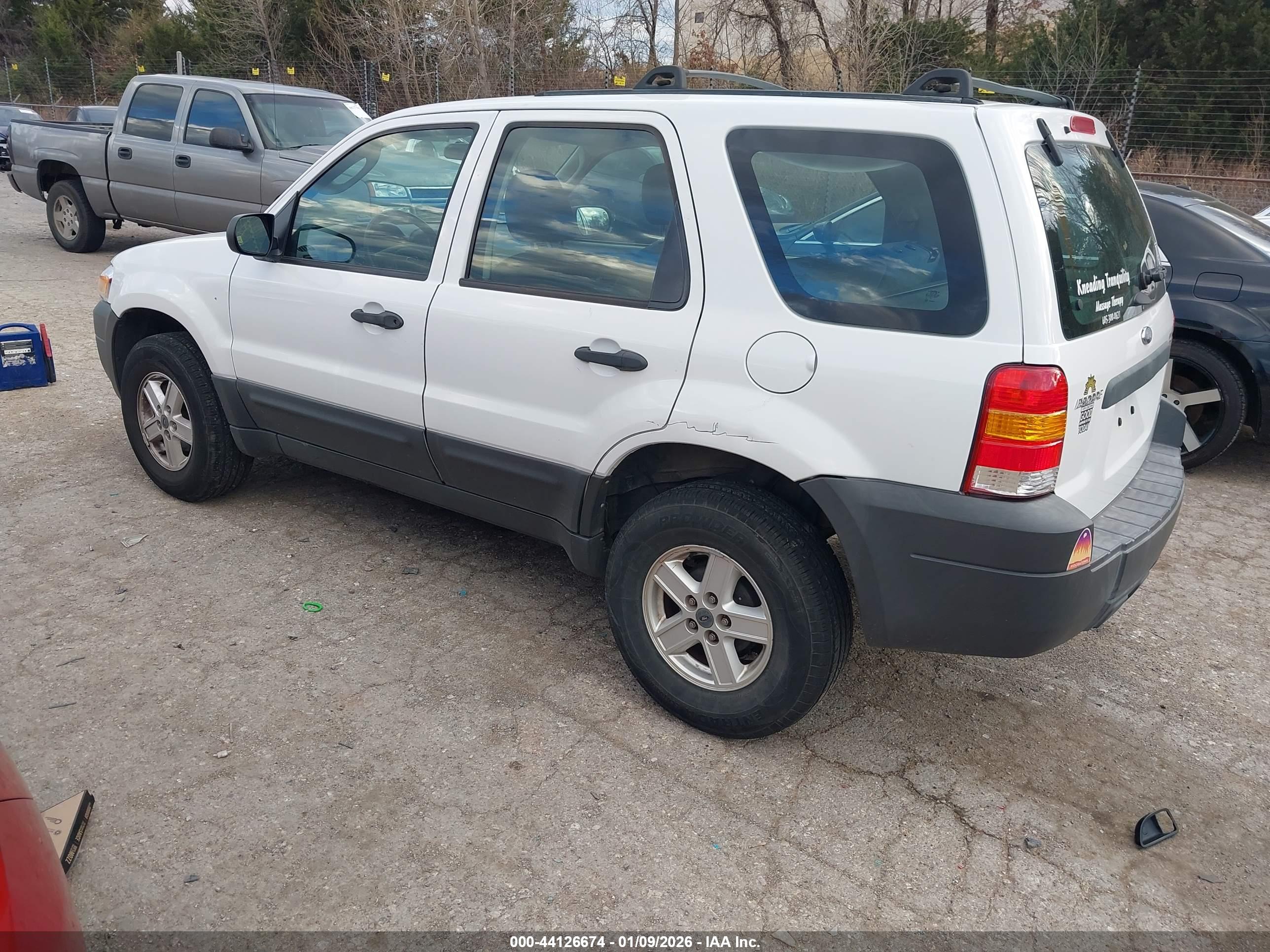 FORD ESCAPE image 3