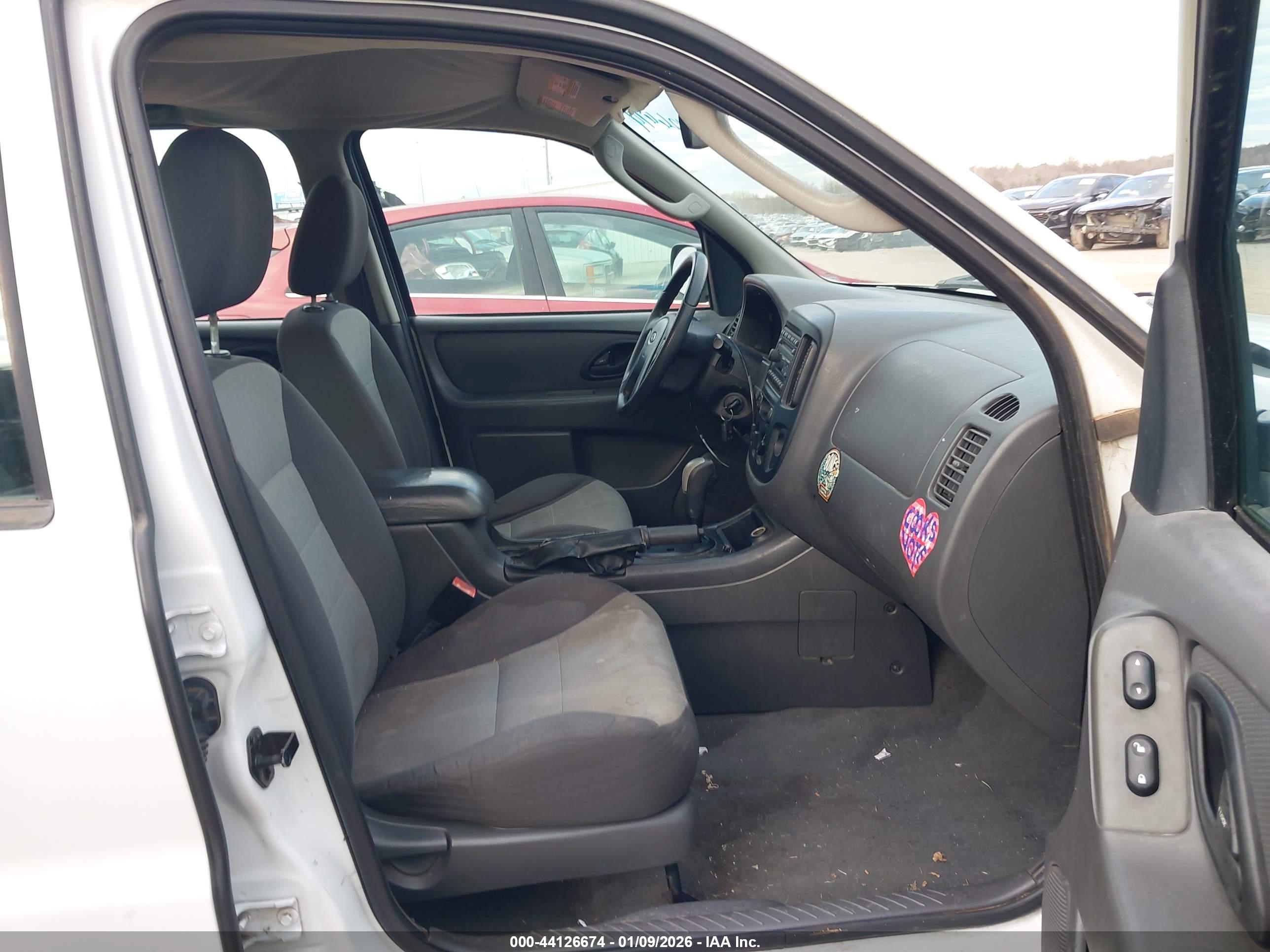 FORD ESCAPE image 5