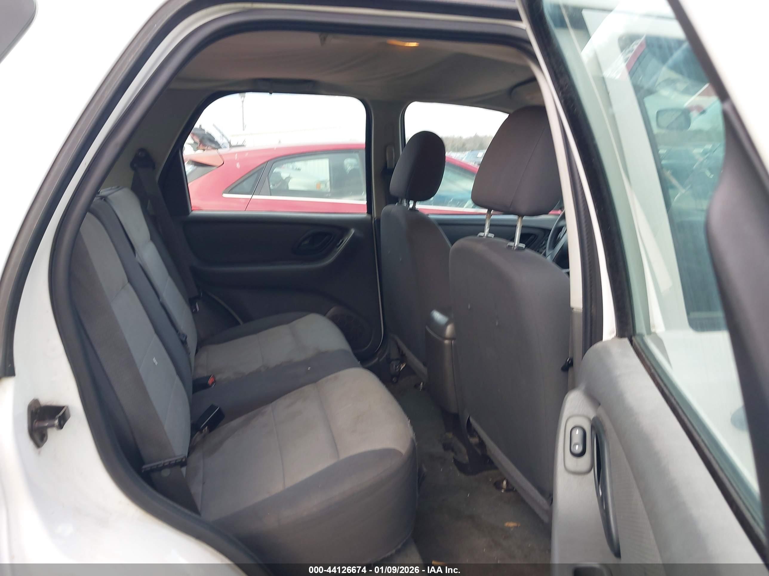 FORD ESCAPE image 8