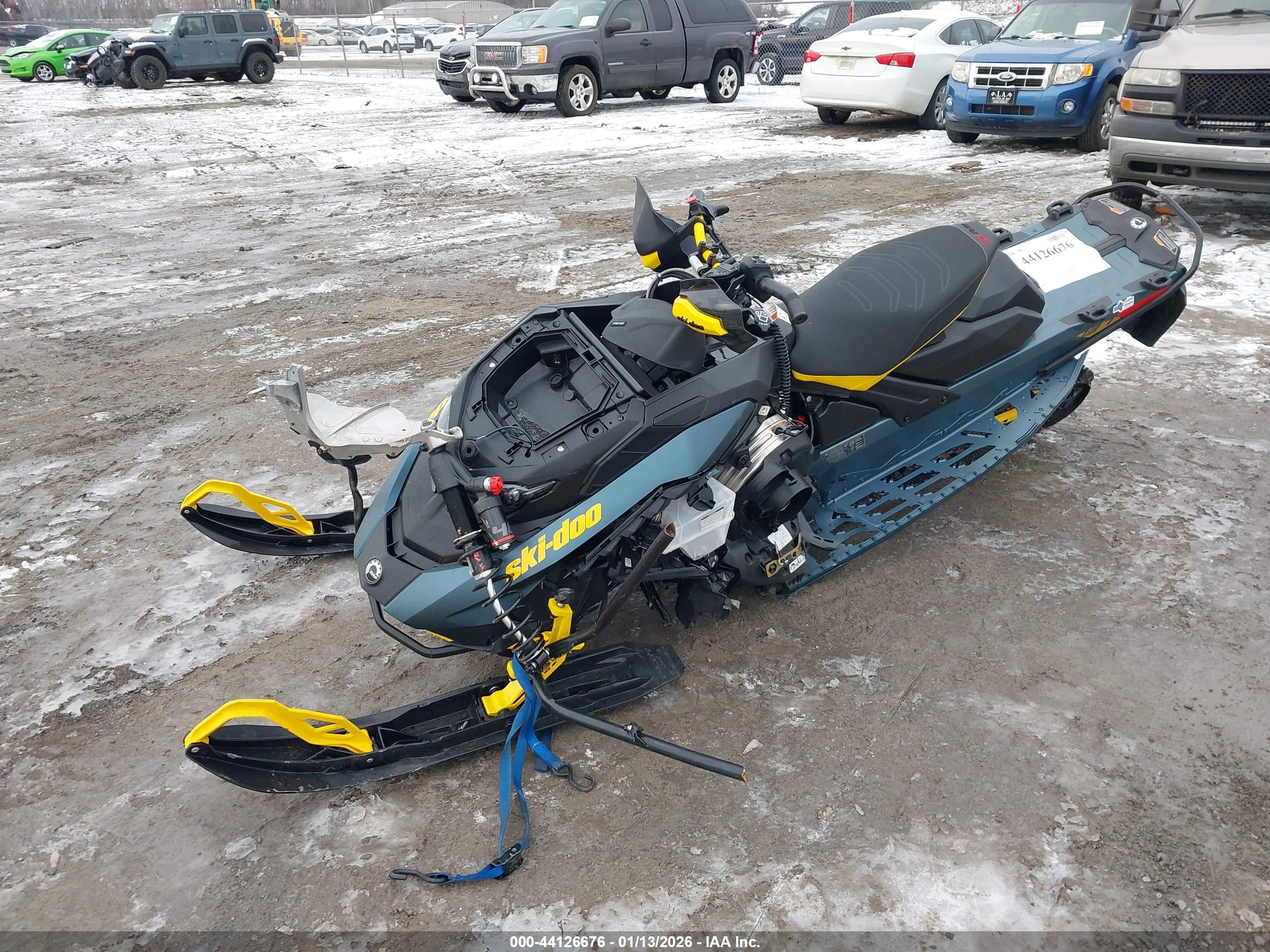 SKI-DOO MXZ image 2