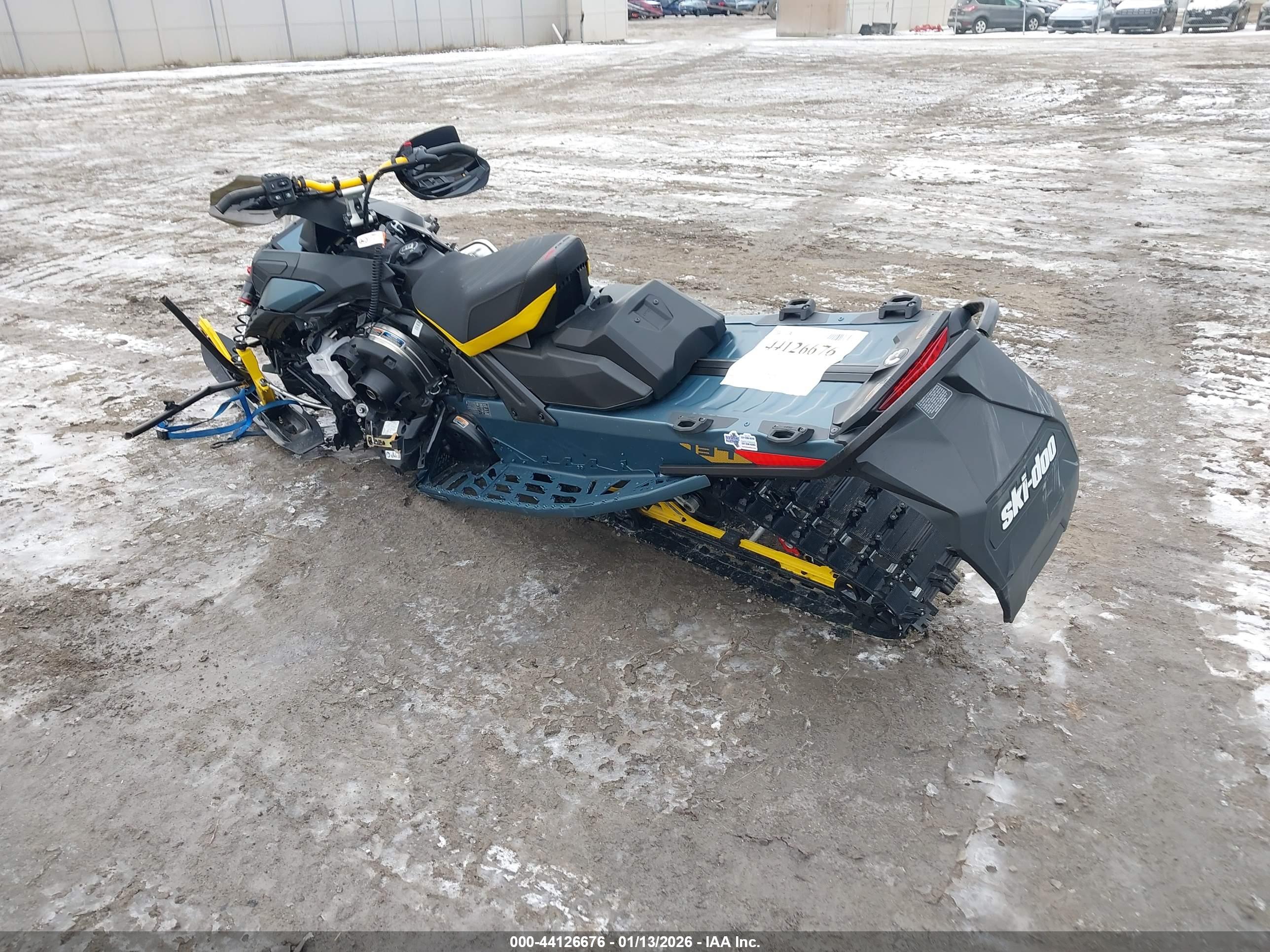 SKI-DOO MXZ image 3