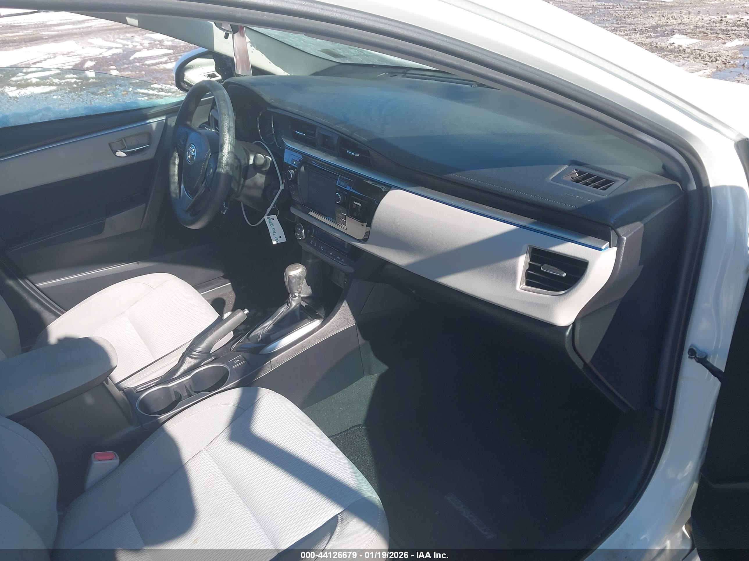 TOYOTA COROLLA image 5