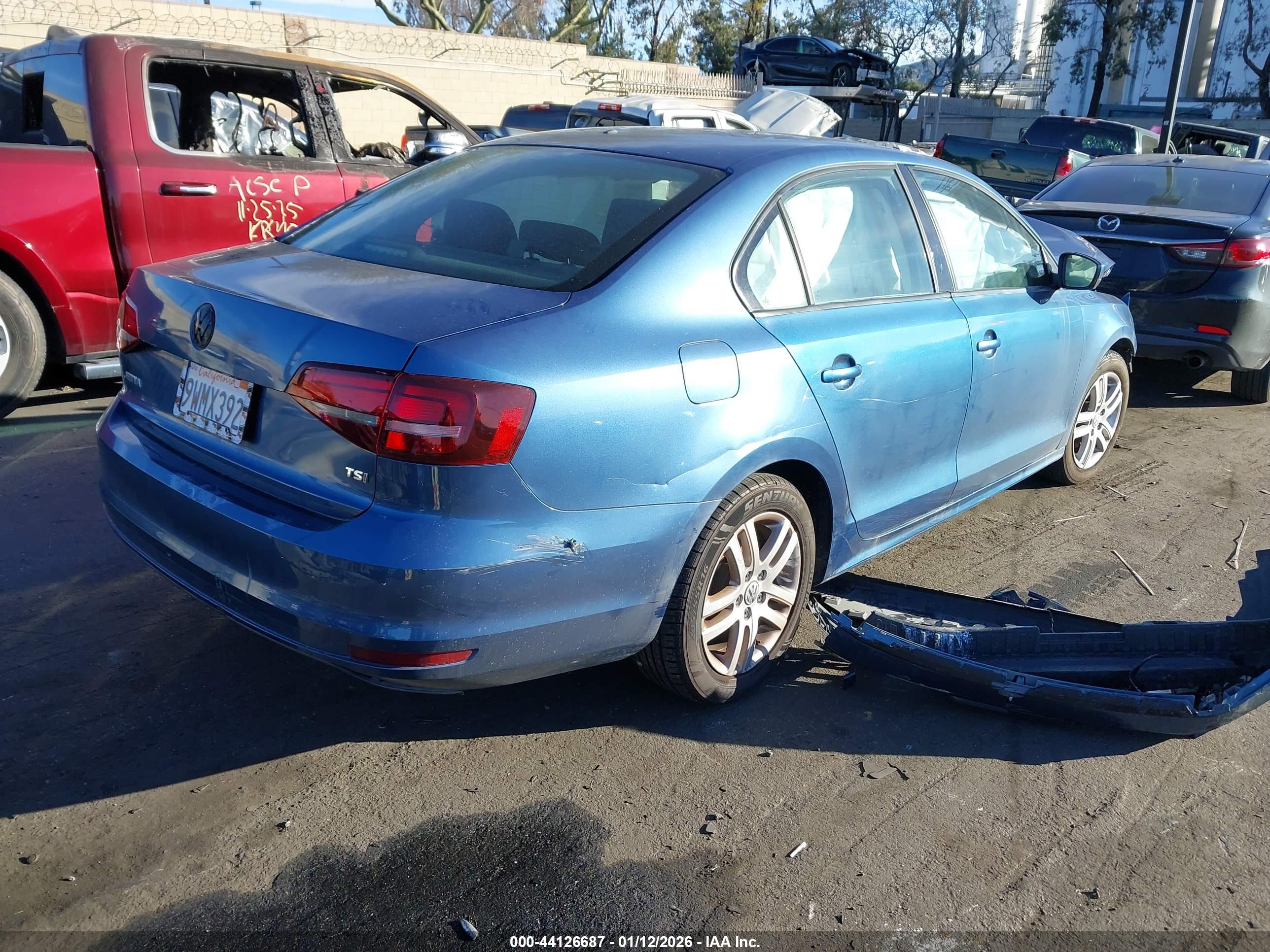 VOLKSWAGEN JETTA image 4