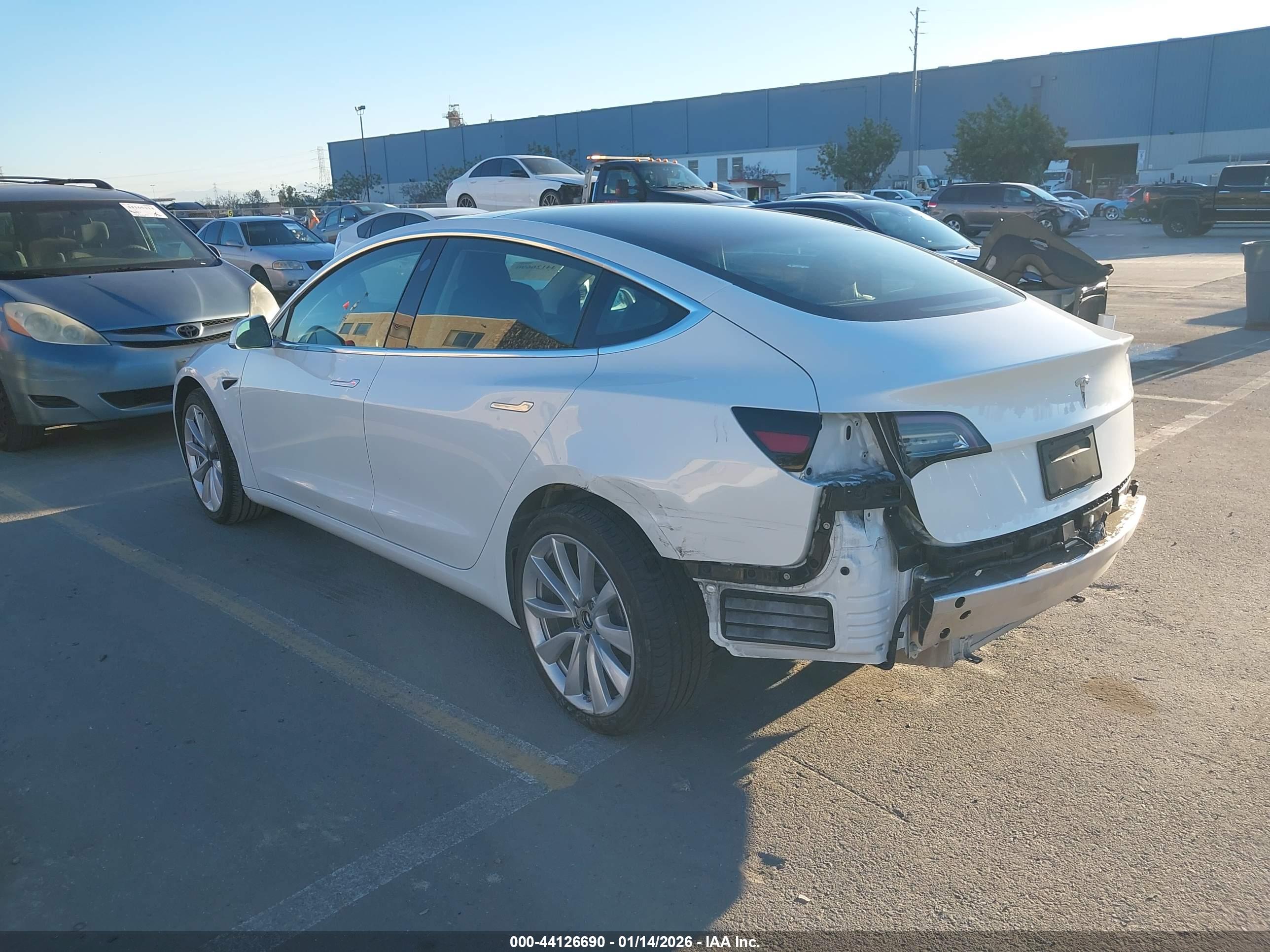 TESLA MODEL image 3