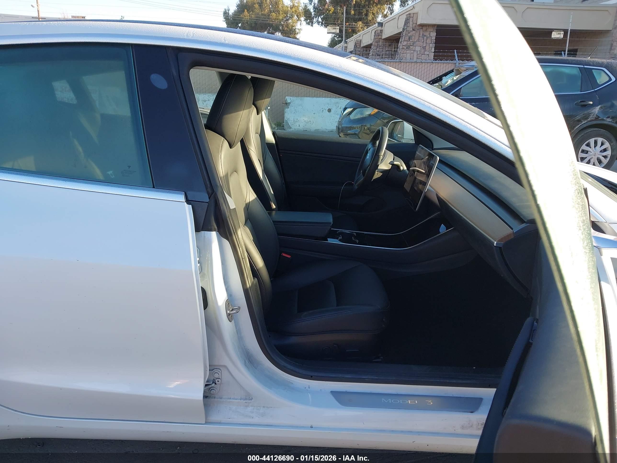 TESLA MODEL image 5