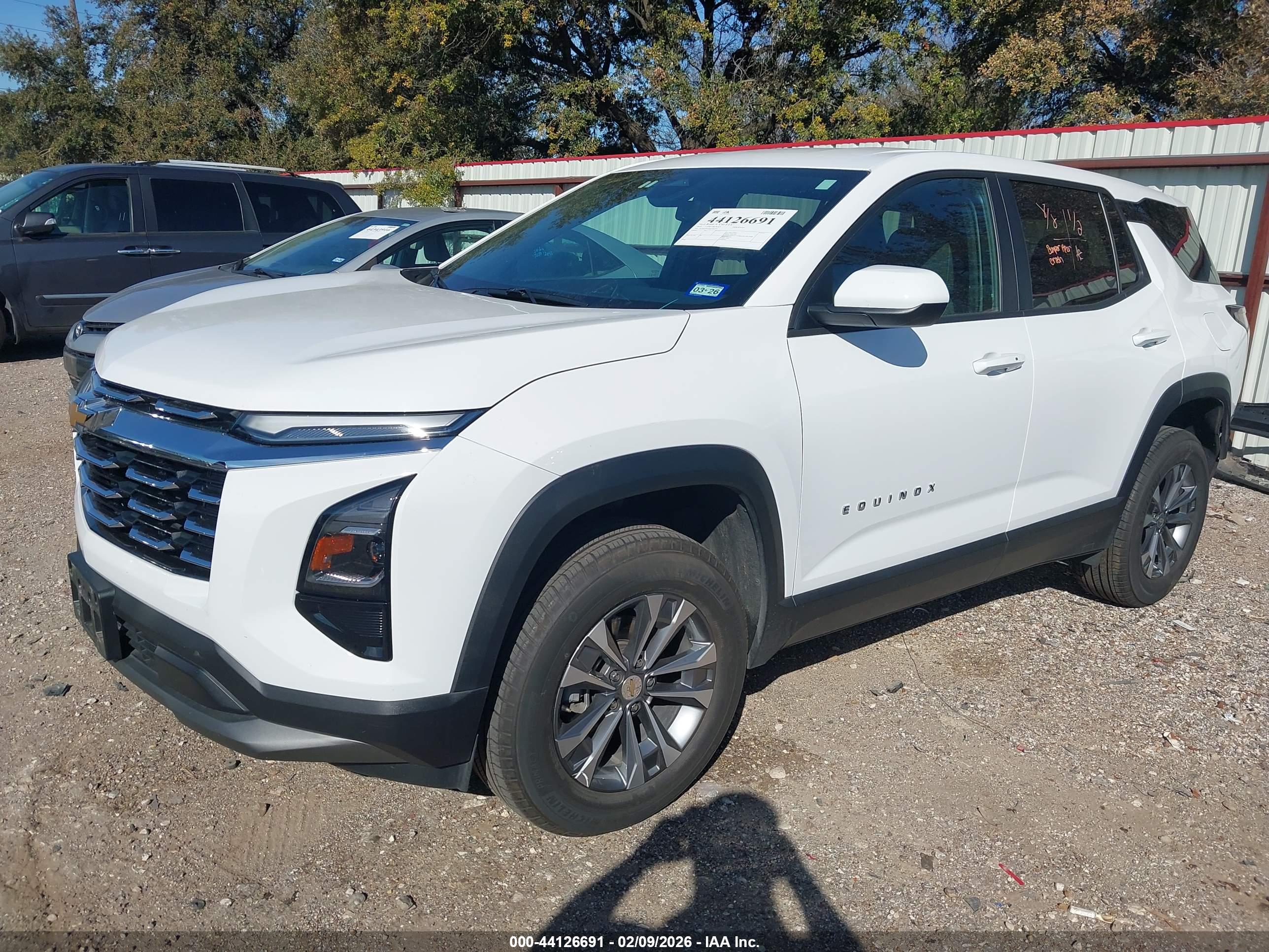 CHEVROLET EQUINOX image 2