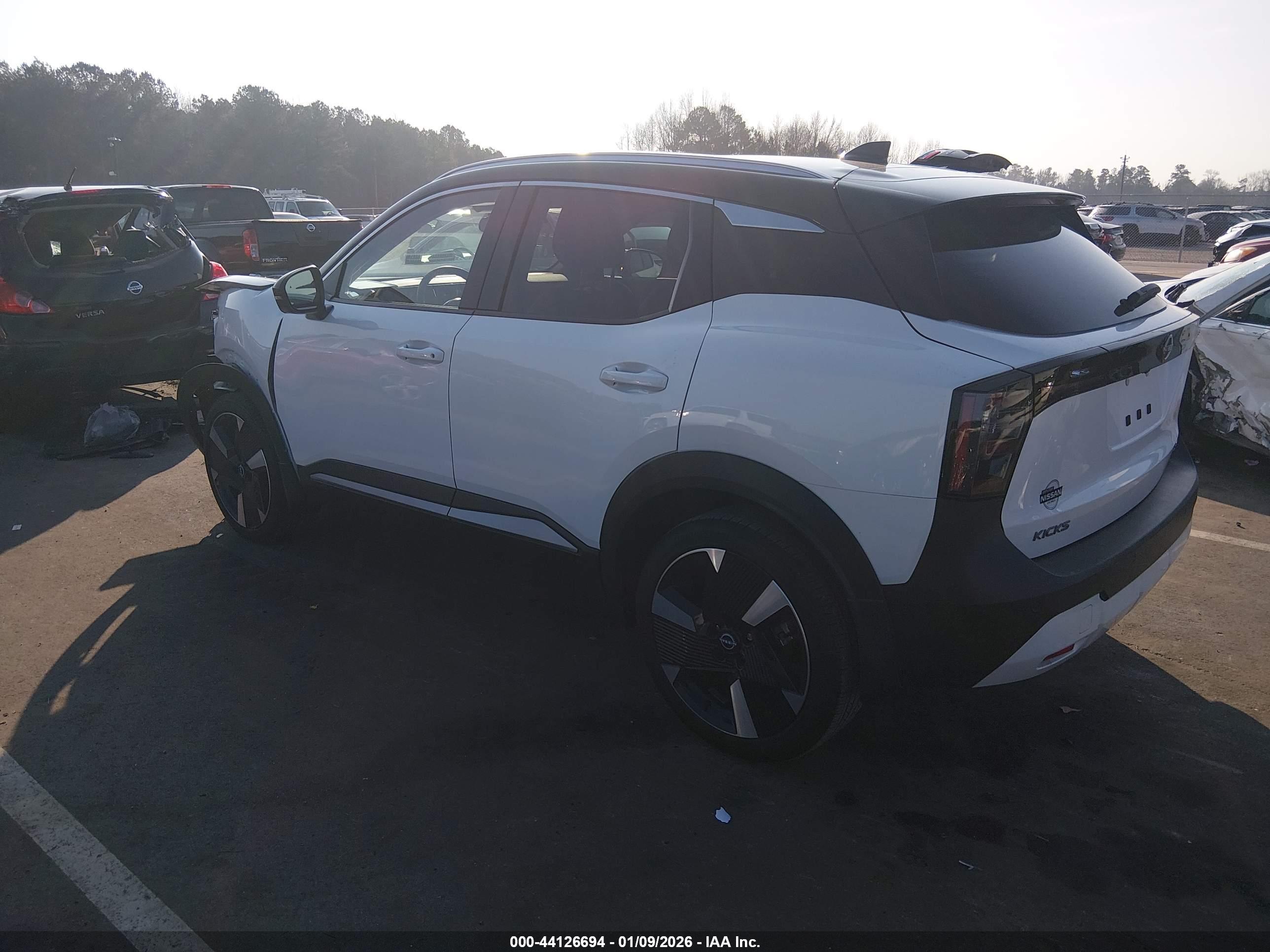 NISSAN KICKS image 3