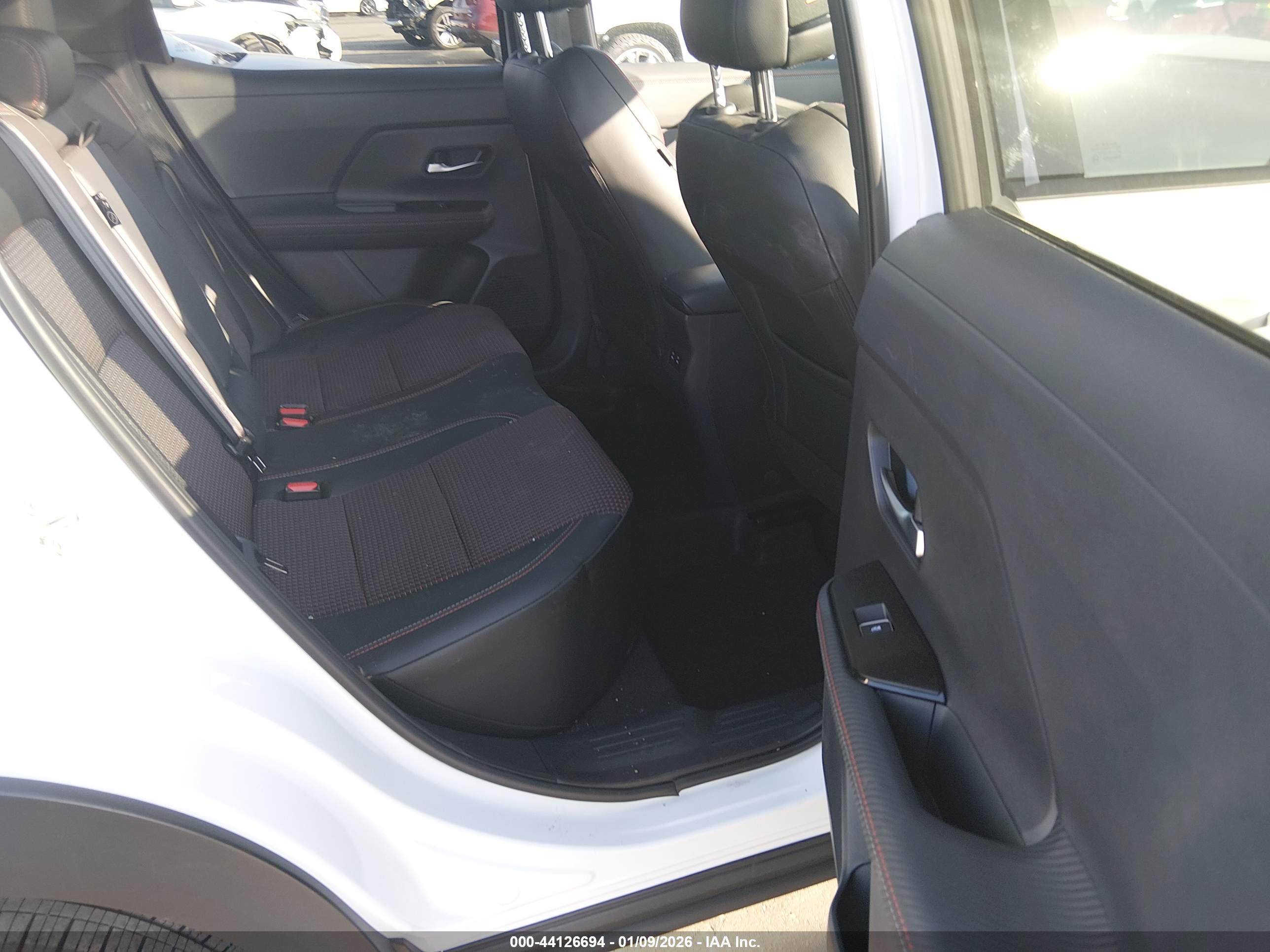 NISSAN KICKS image 8
