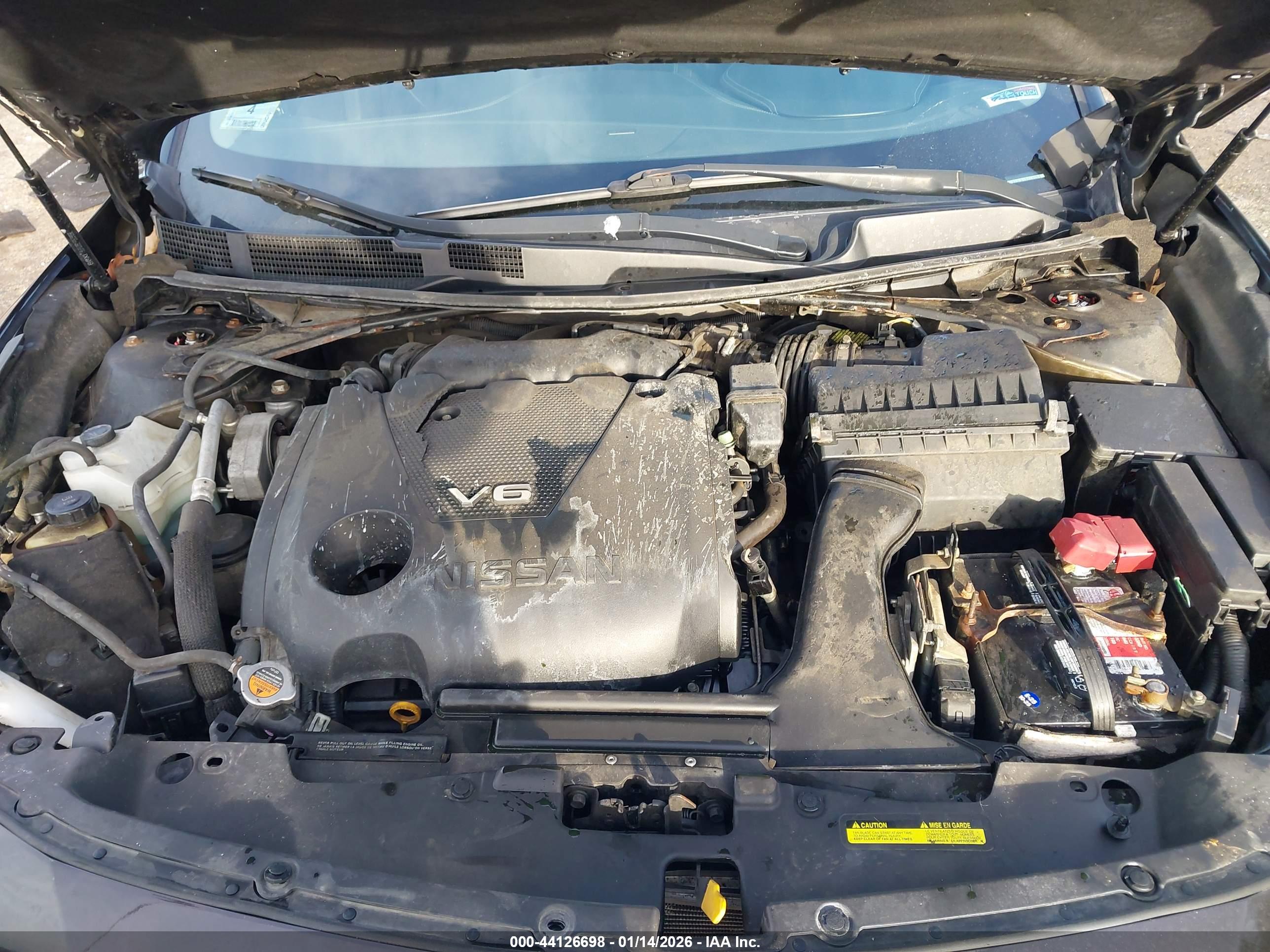 NISSAN MAXIMA image 10