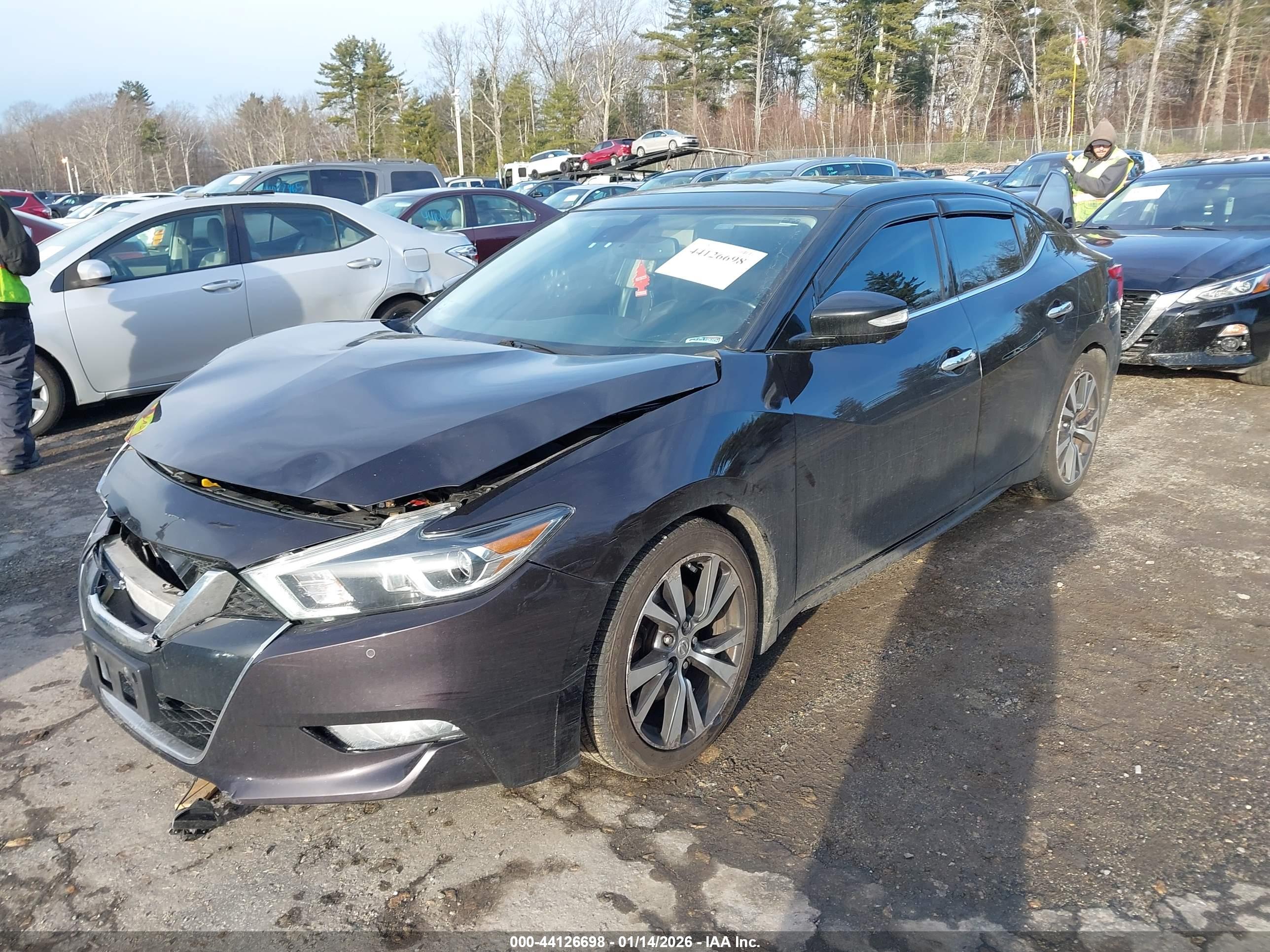 NISSAN MAXIMA image 2
