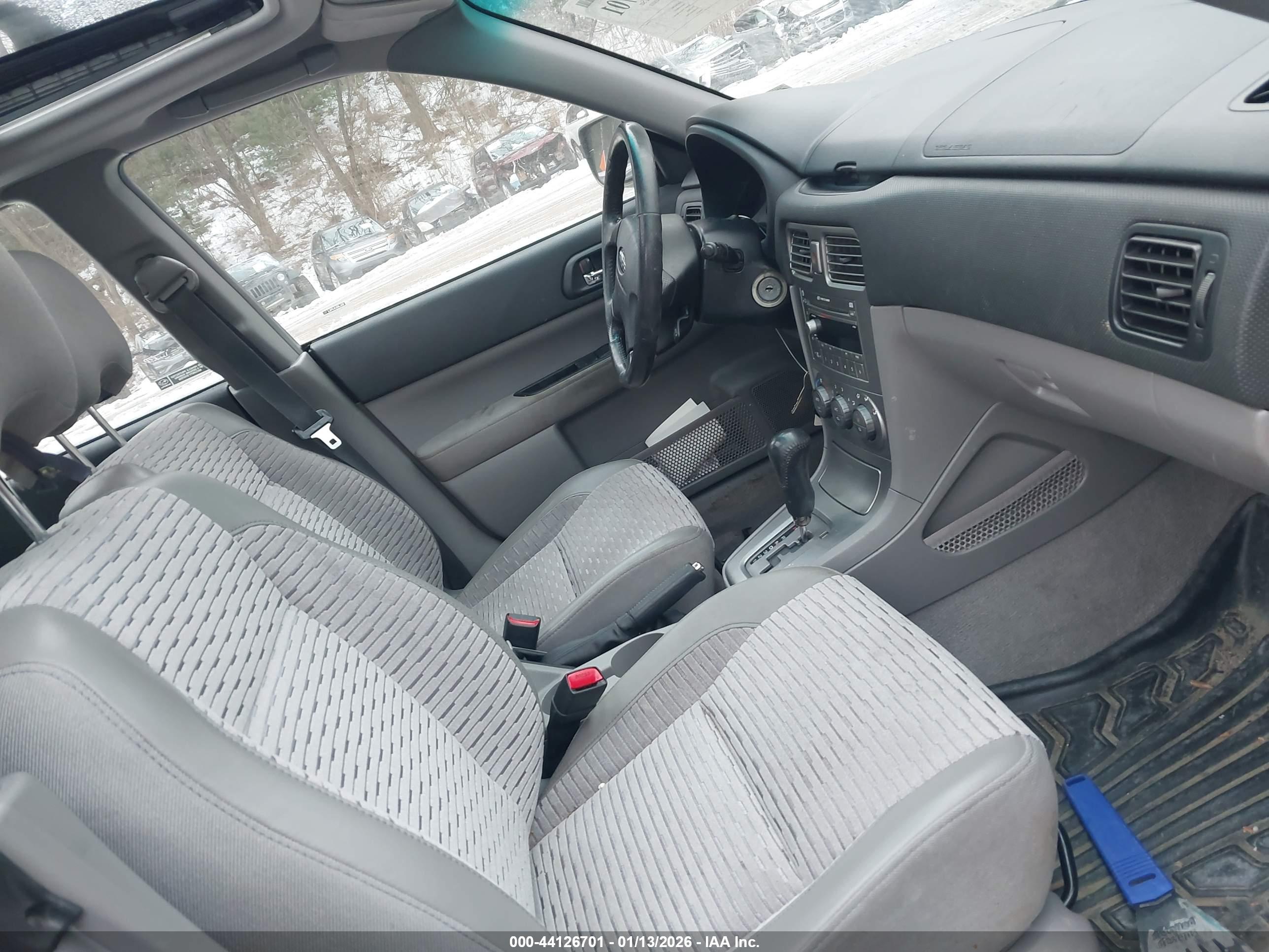 SUBARU FORESTER image 5