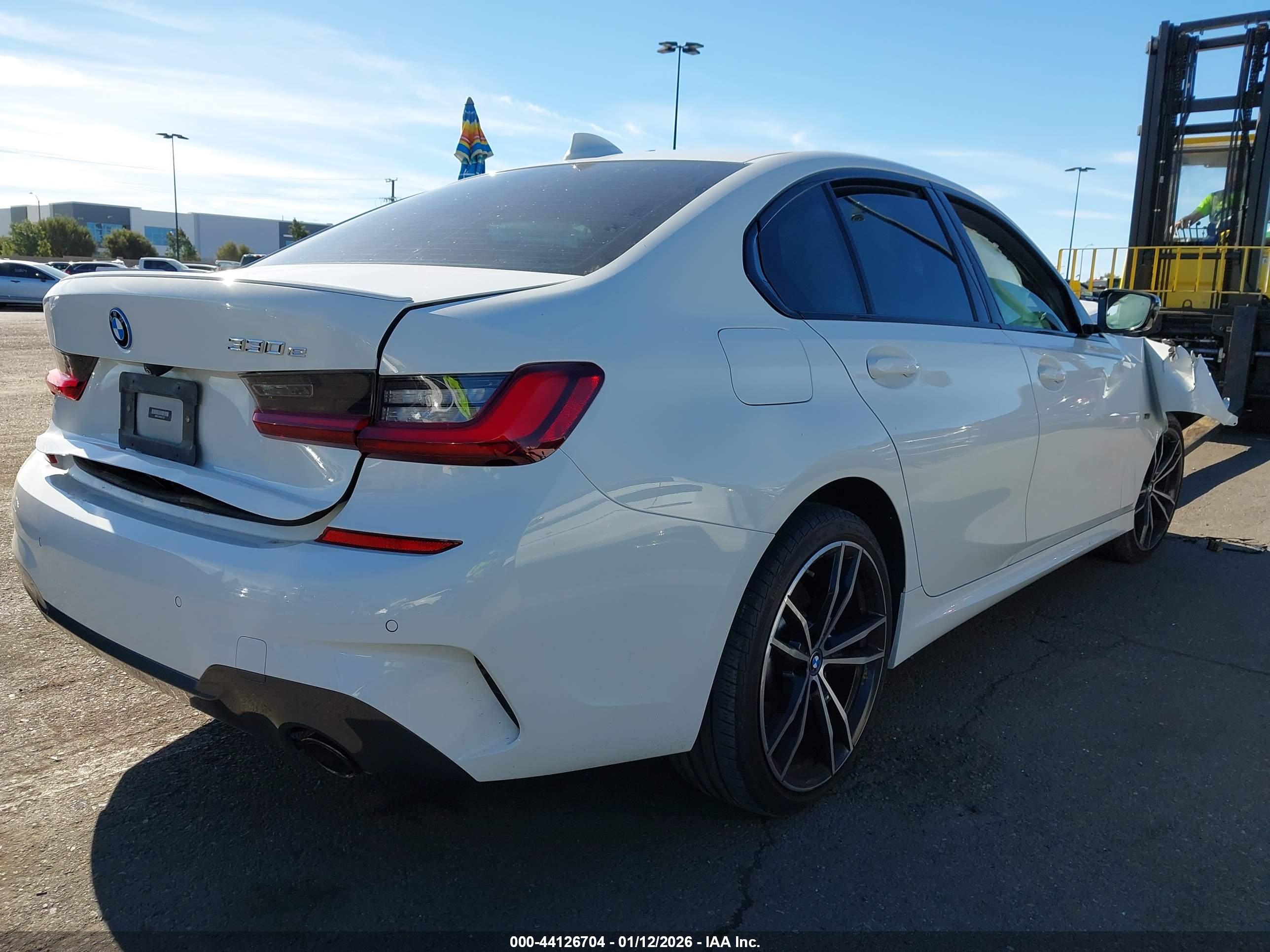 BMW 3 image 4