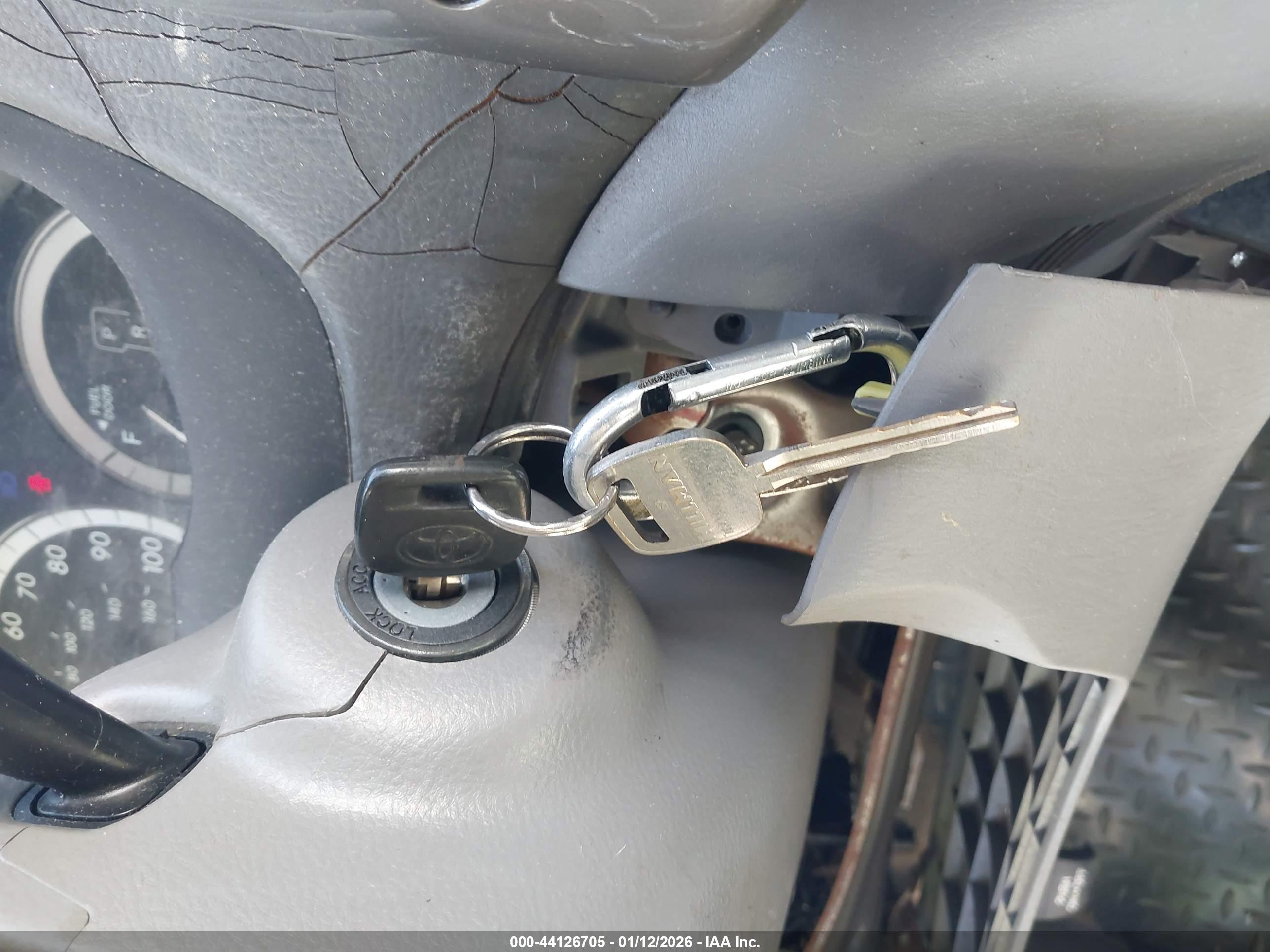 TOYOTA SIENNA image 11