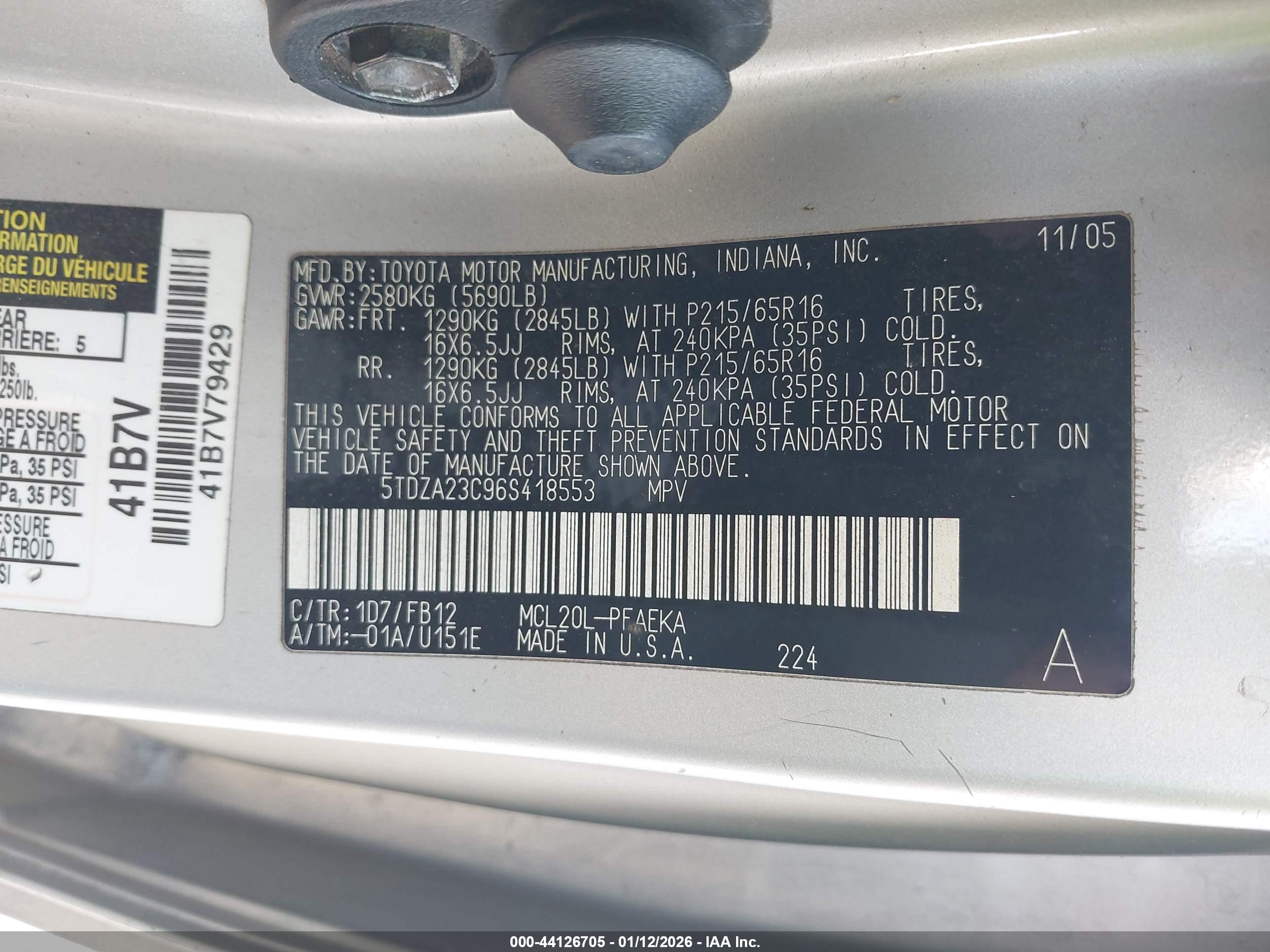 TOYOTA SIENNA image 9
