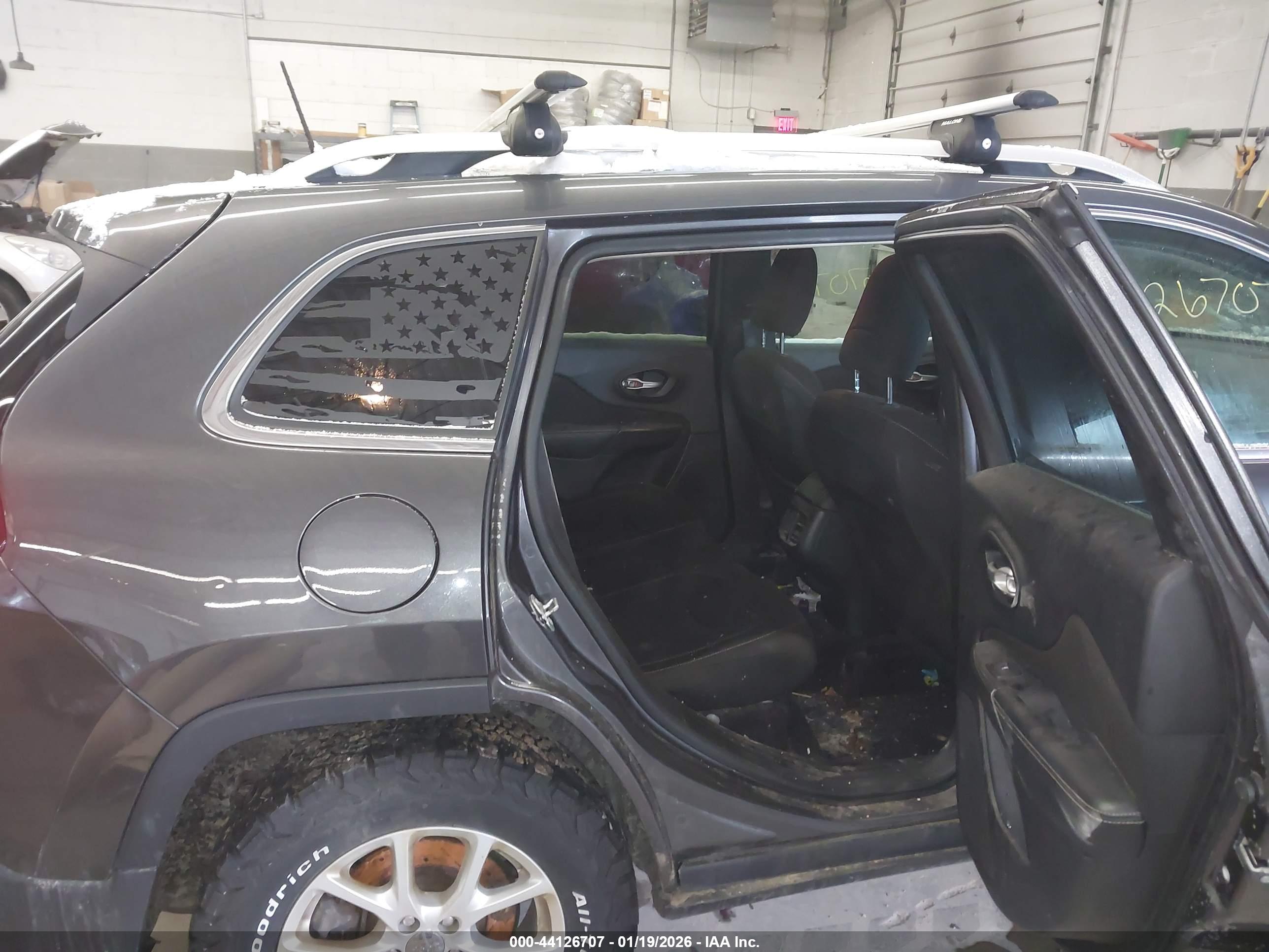 JEEP CHEROKEE image 8