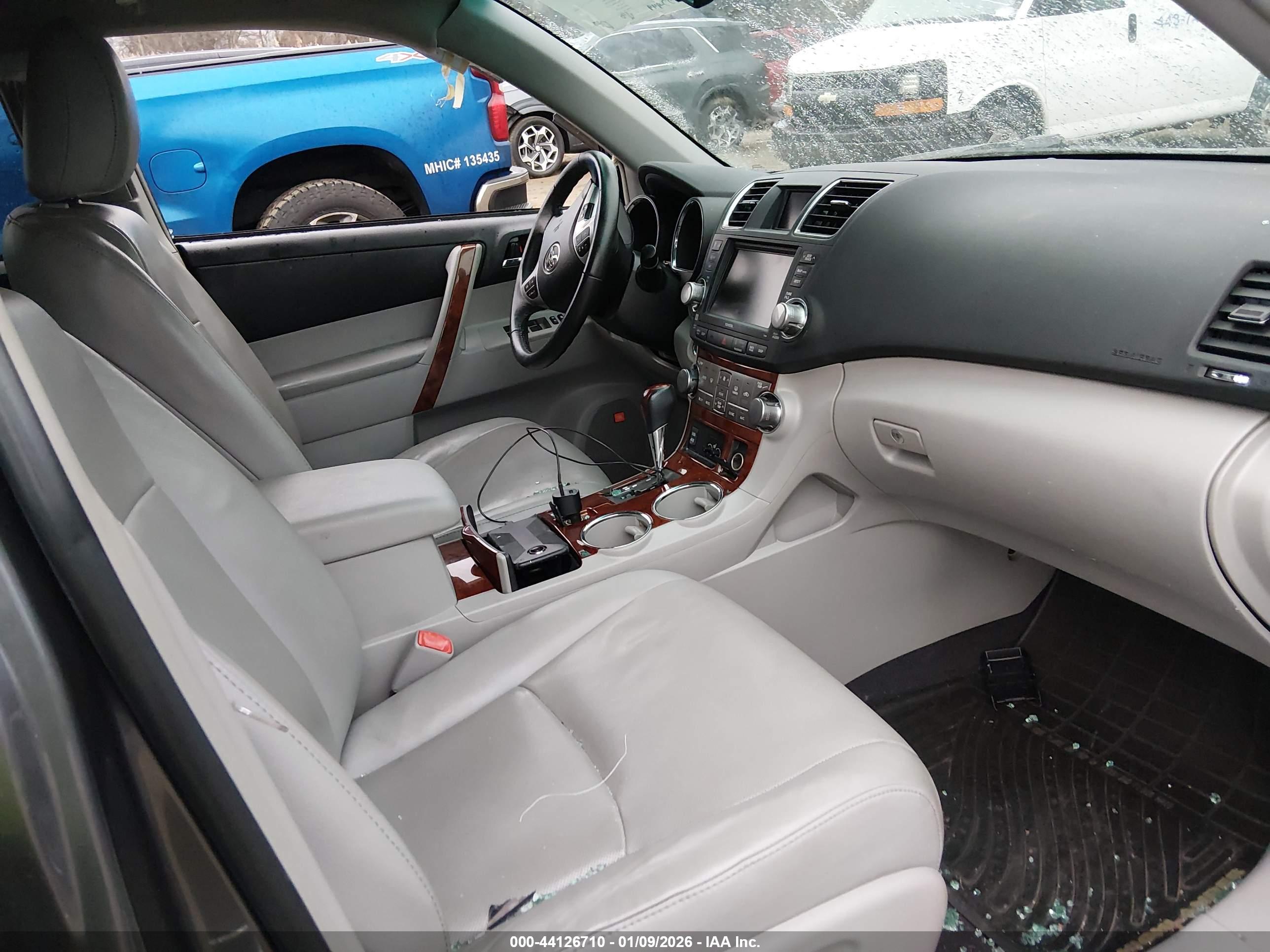 TOYOTA HIGHLANDER image 5