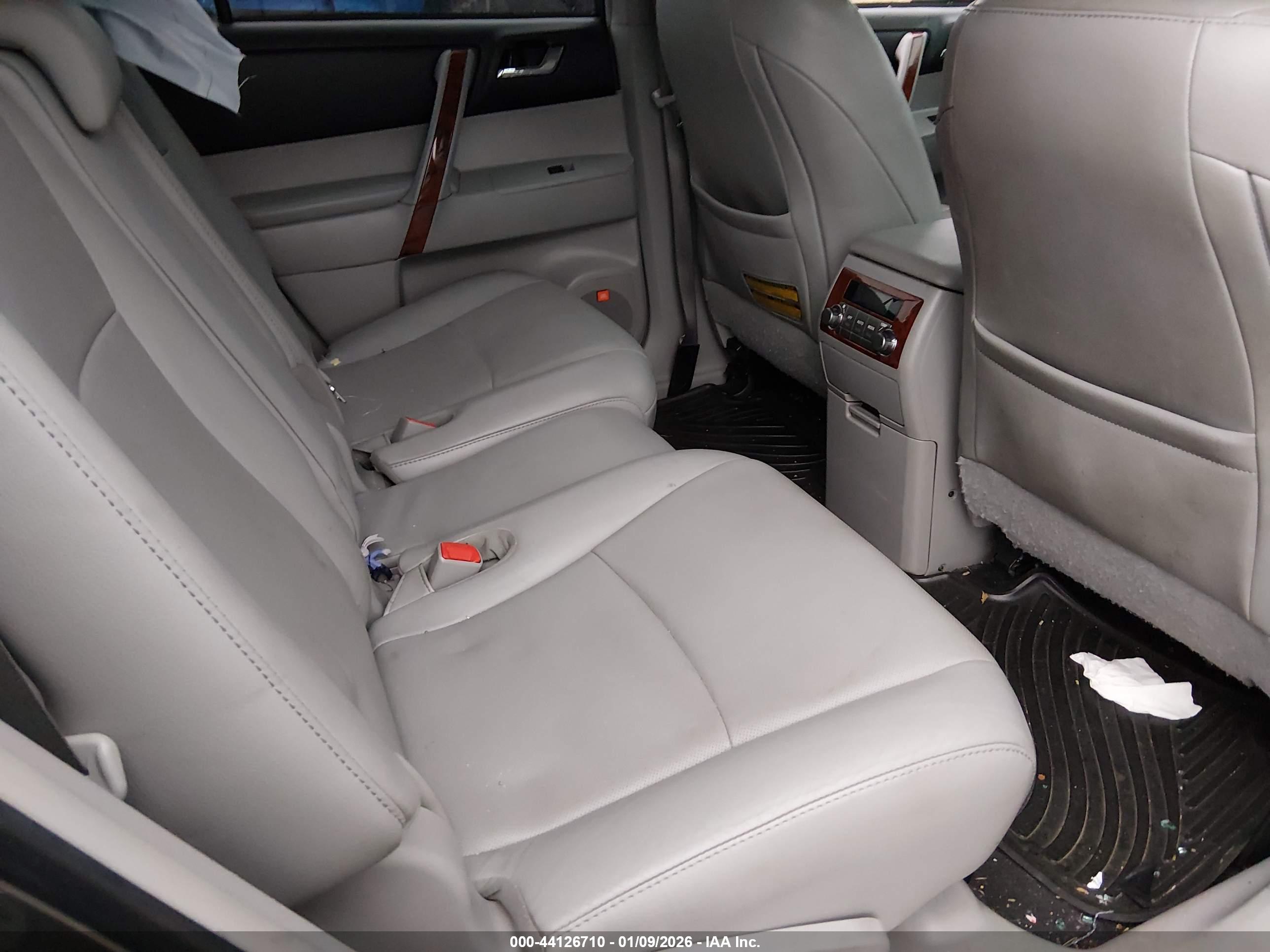 TOYOTA HIGHLANDER image 8