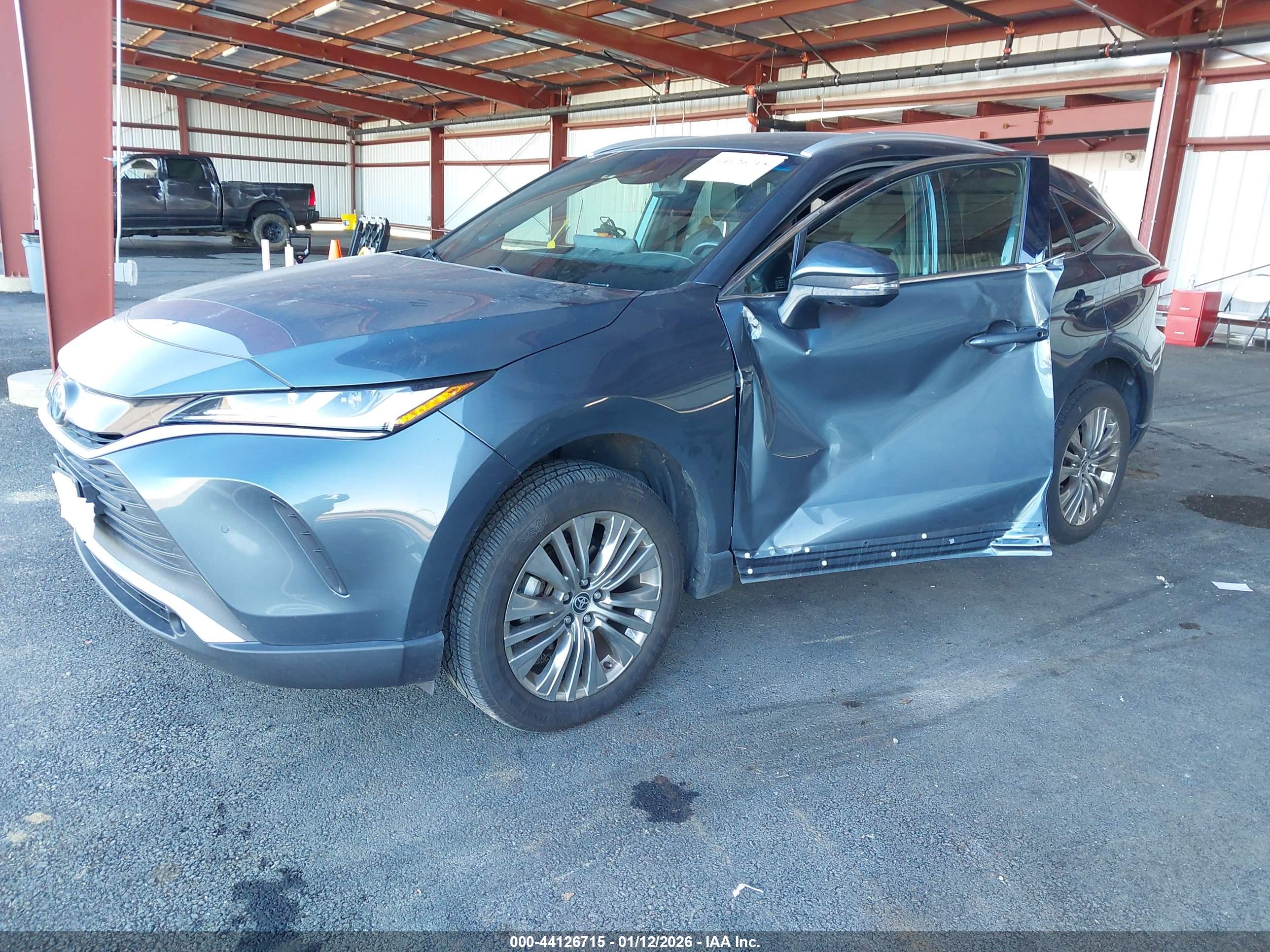 TOYOTA VENZA image 2
