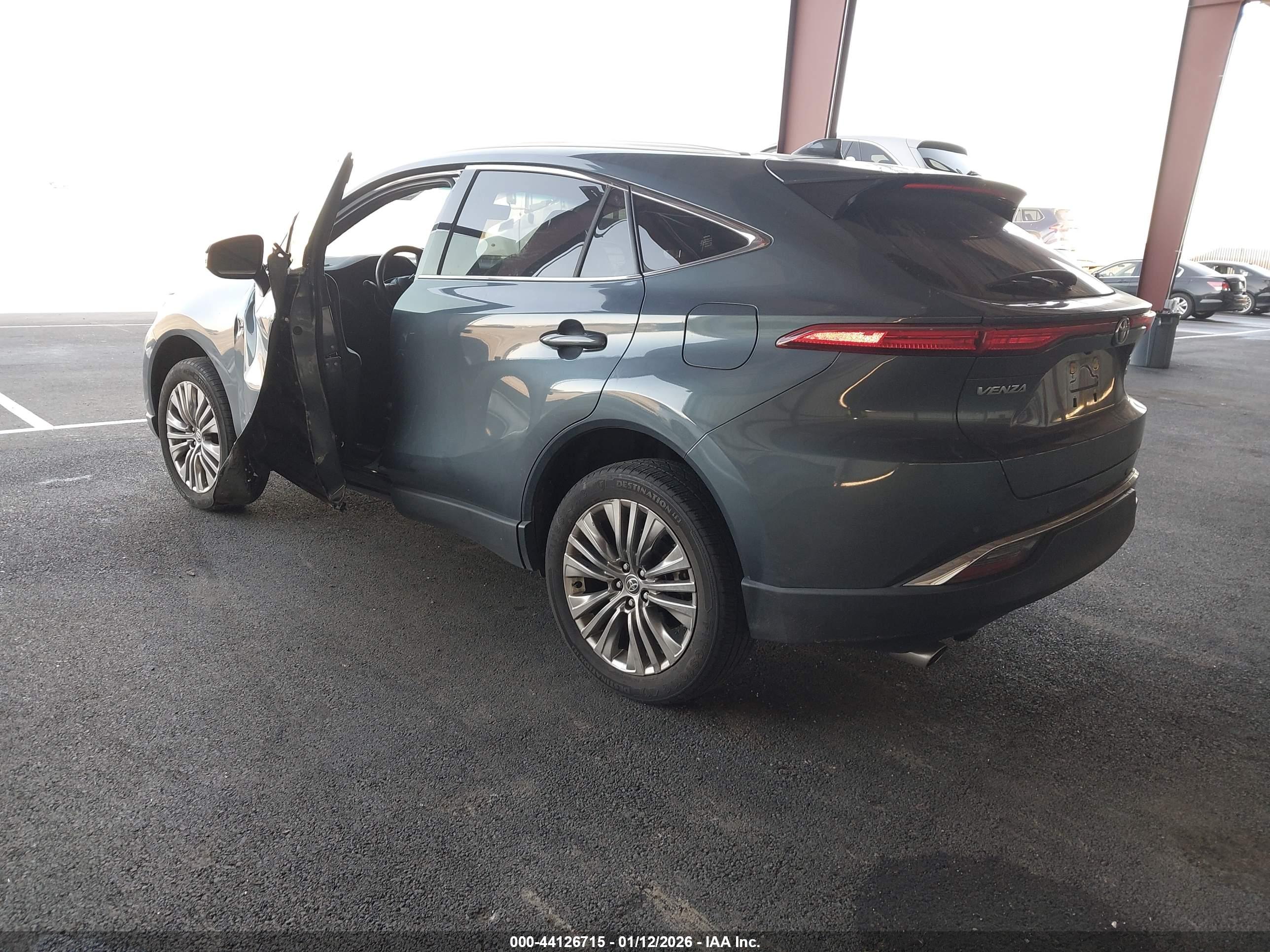 TOYOTA VENZA image 3