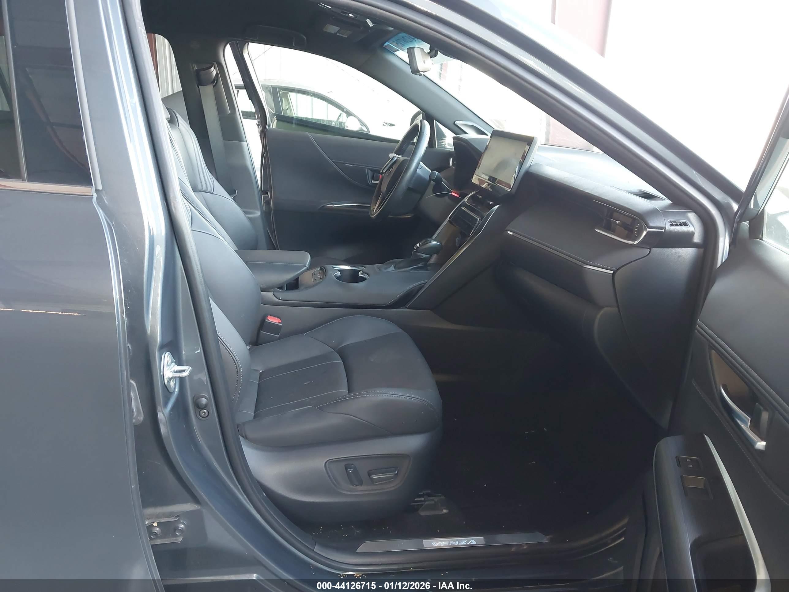TOYOTA VENZA image 5