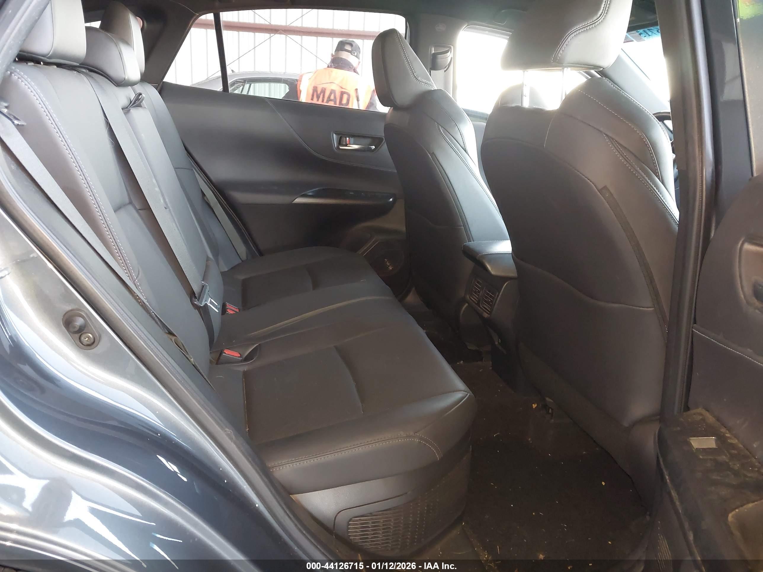 TOYOTA VENZA image 8