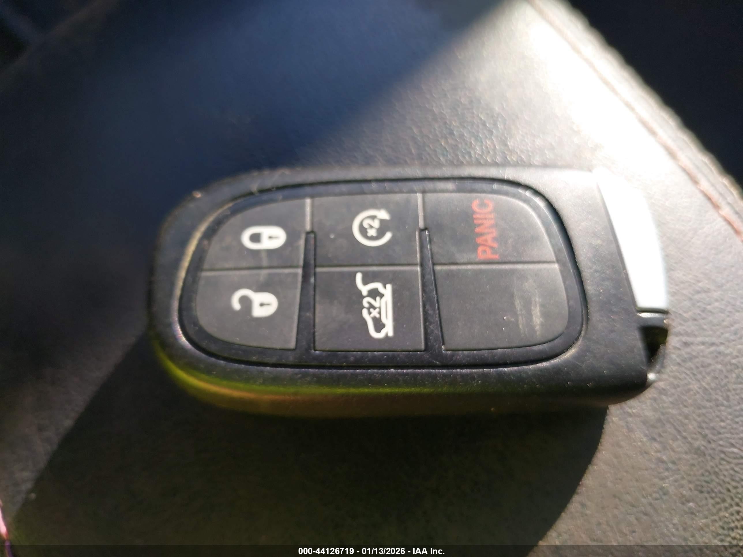 JEEP CHEROKEE image 11