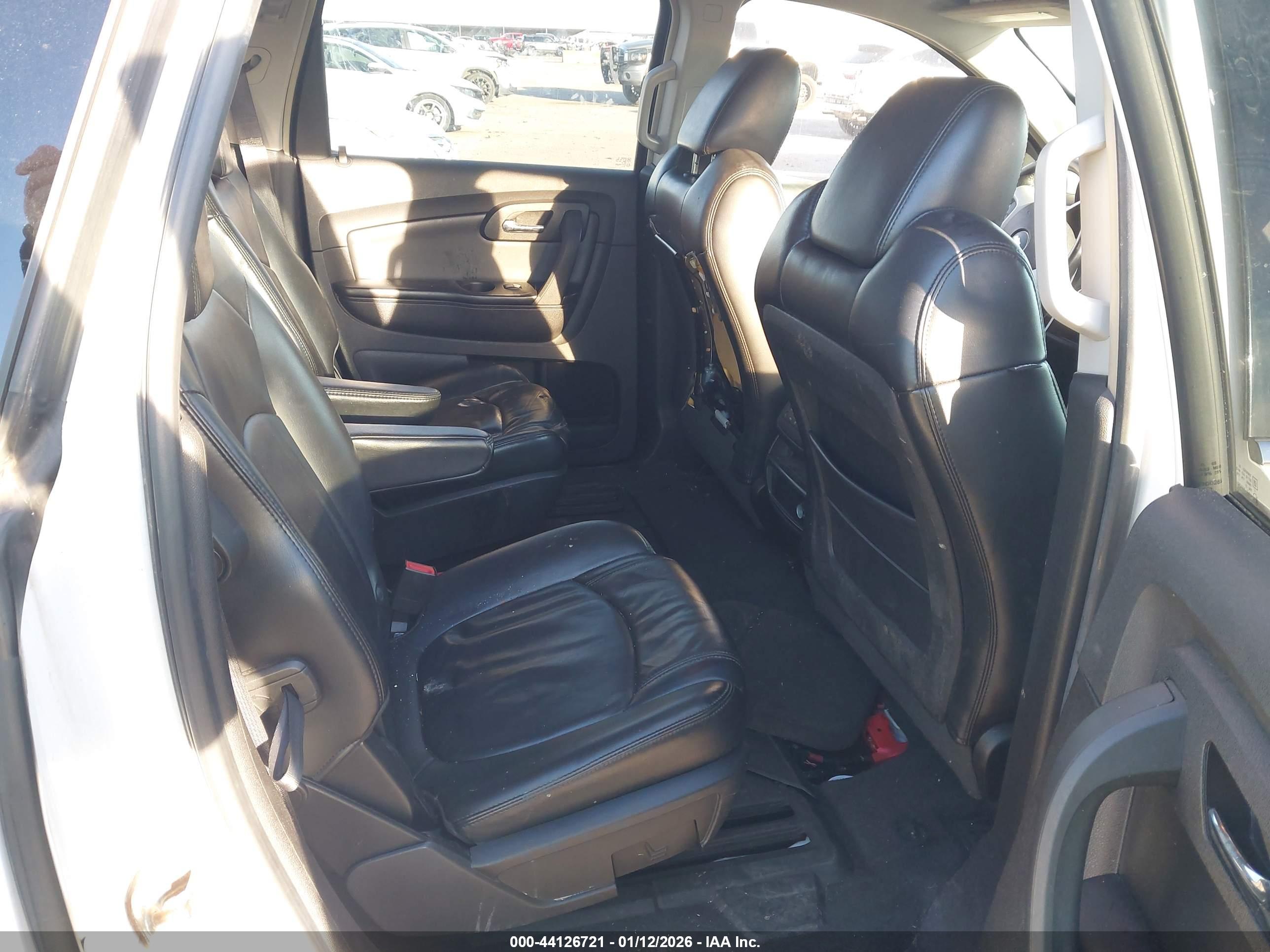 CHEVROLET TRAVERSE image 8