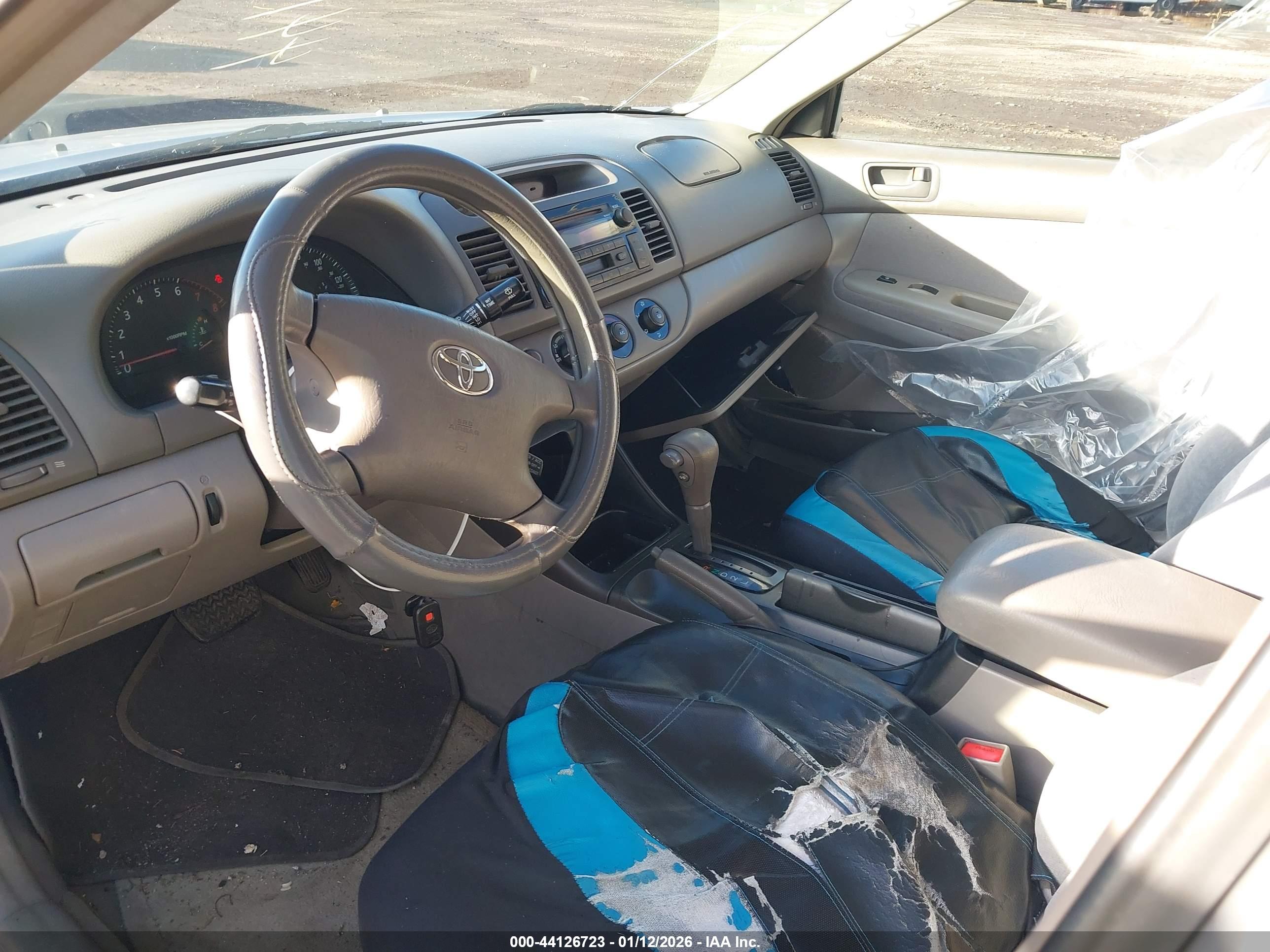 TOYOTA CAMRY image 5