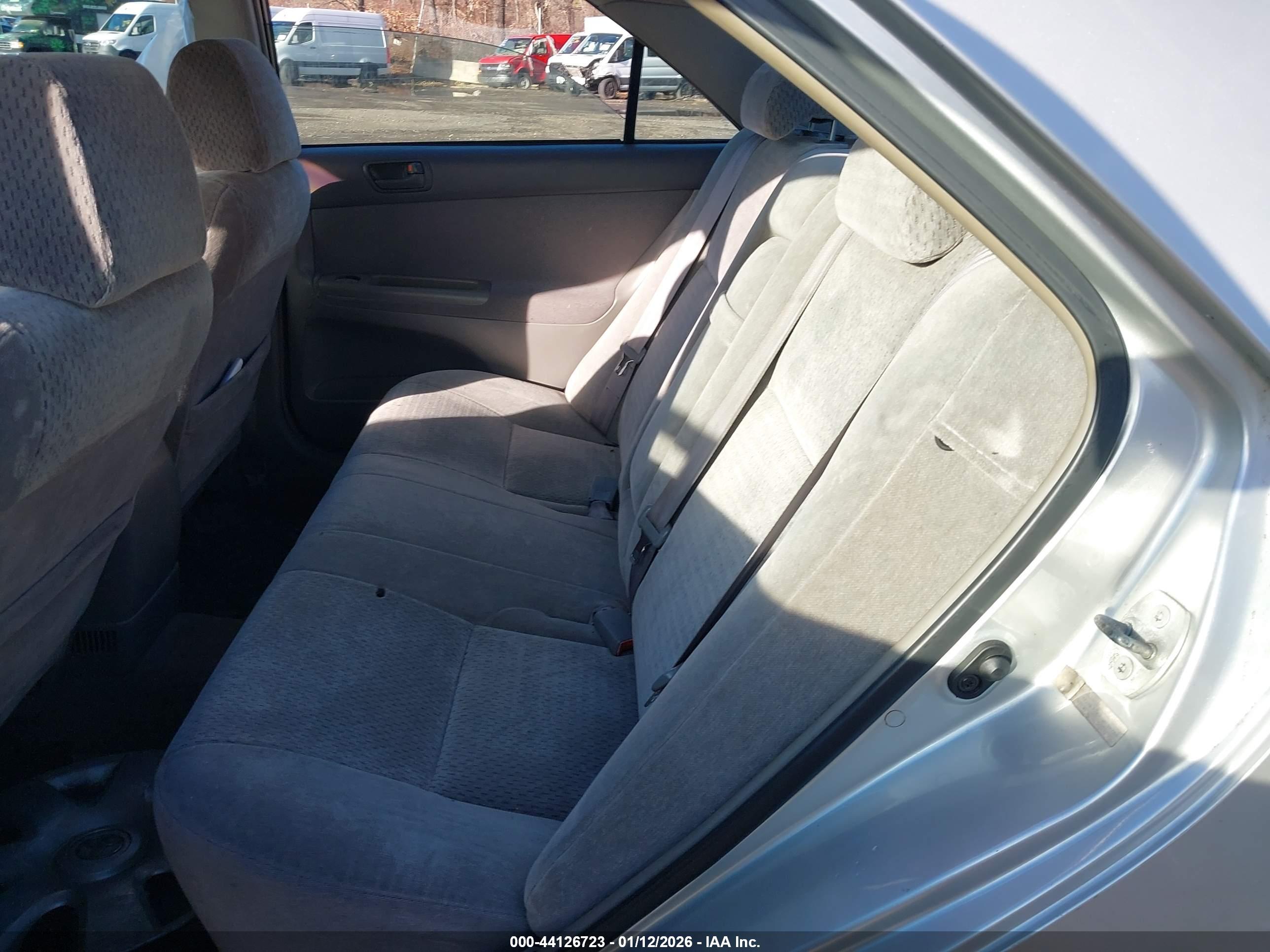 TOYOTA CAMRY image 8