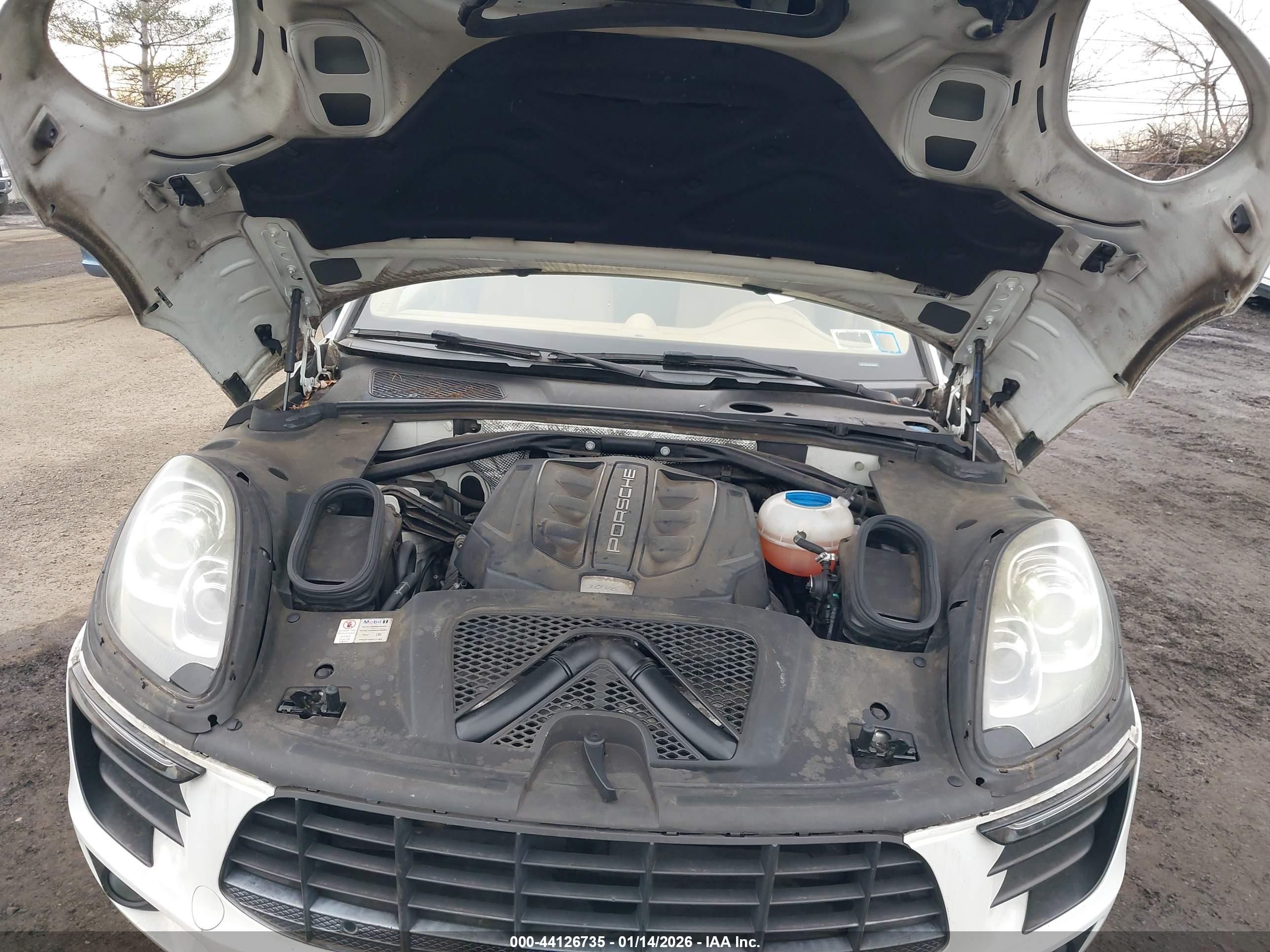 PORSCHE MACAN image 10
