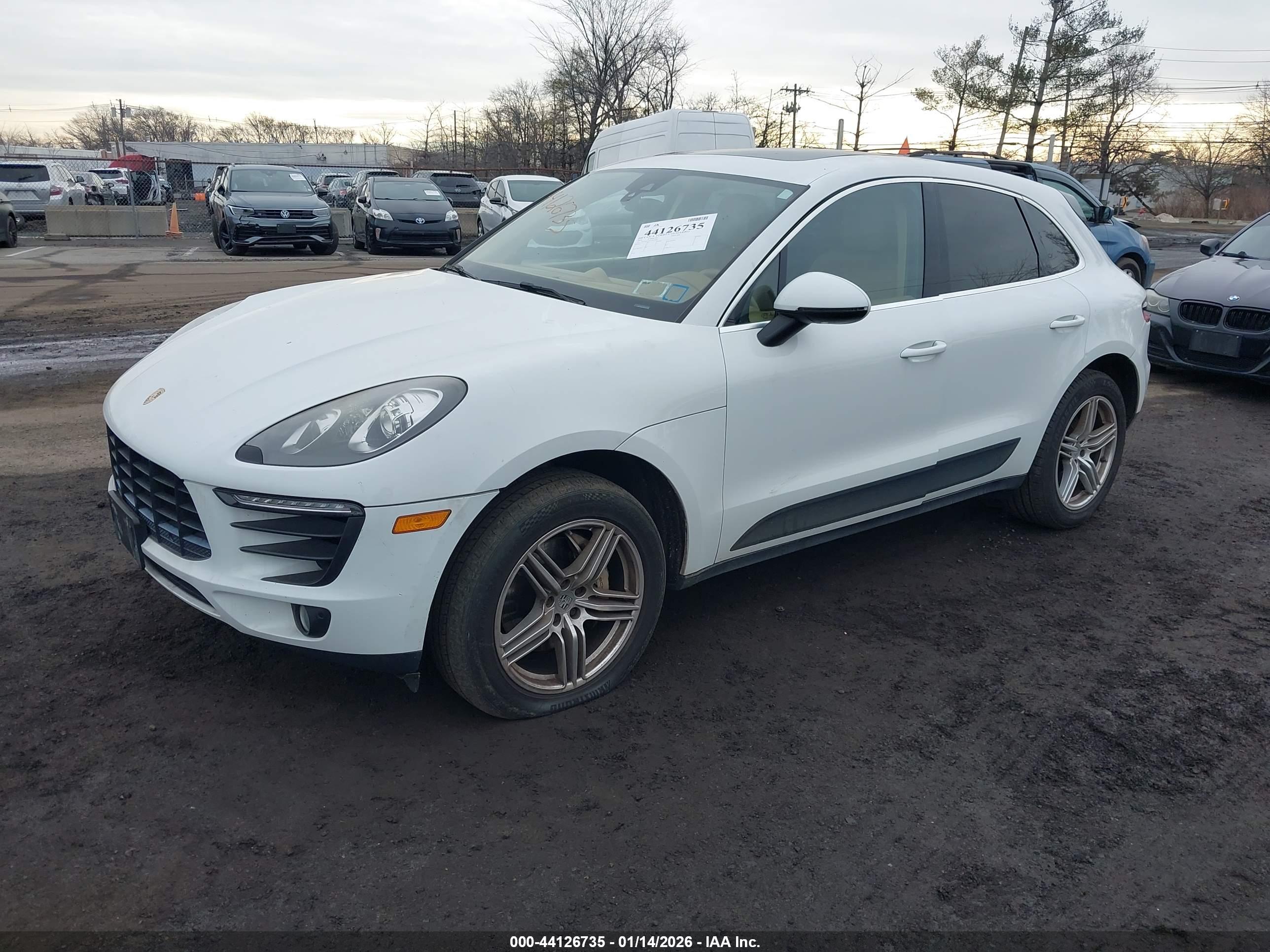 PORSCHE MACAN image 2