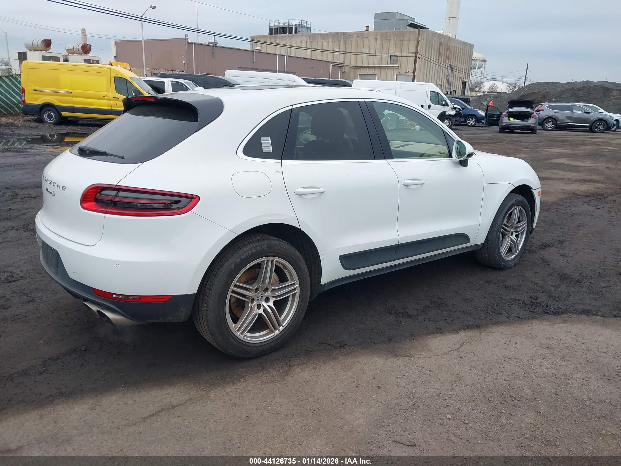 PORSCHE MACAN image 4